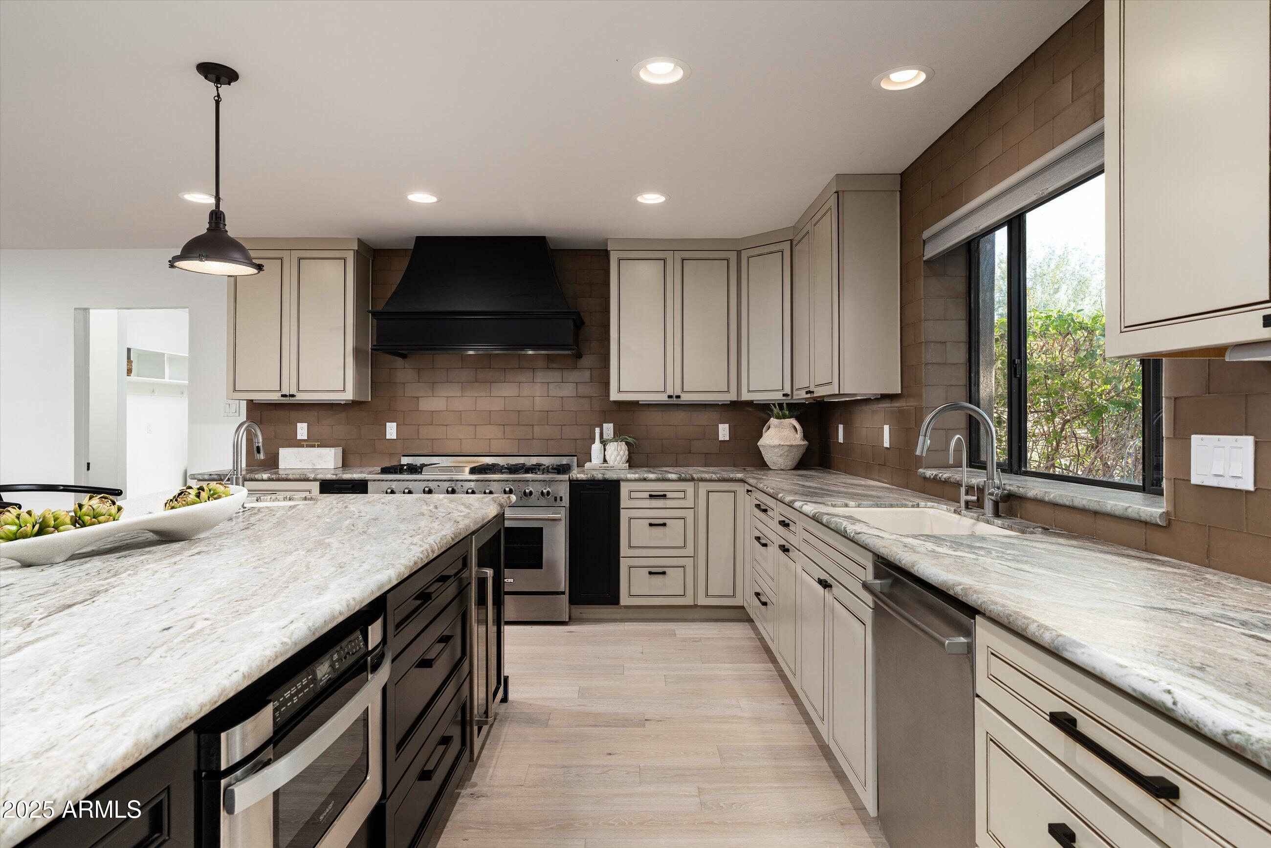 CAMELBACK SIERRA - Residential