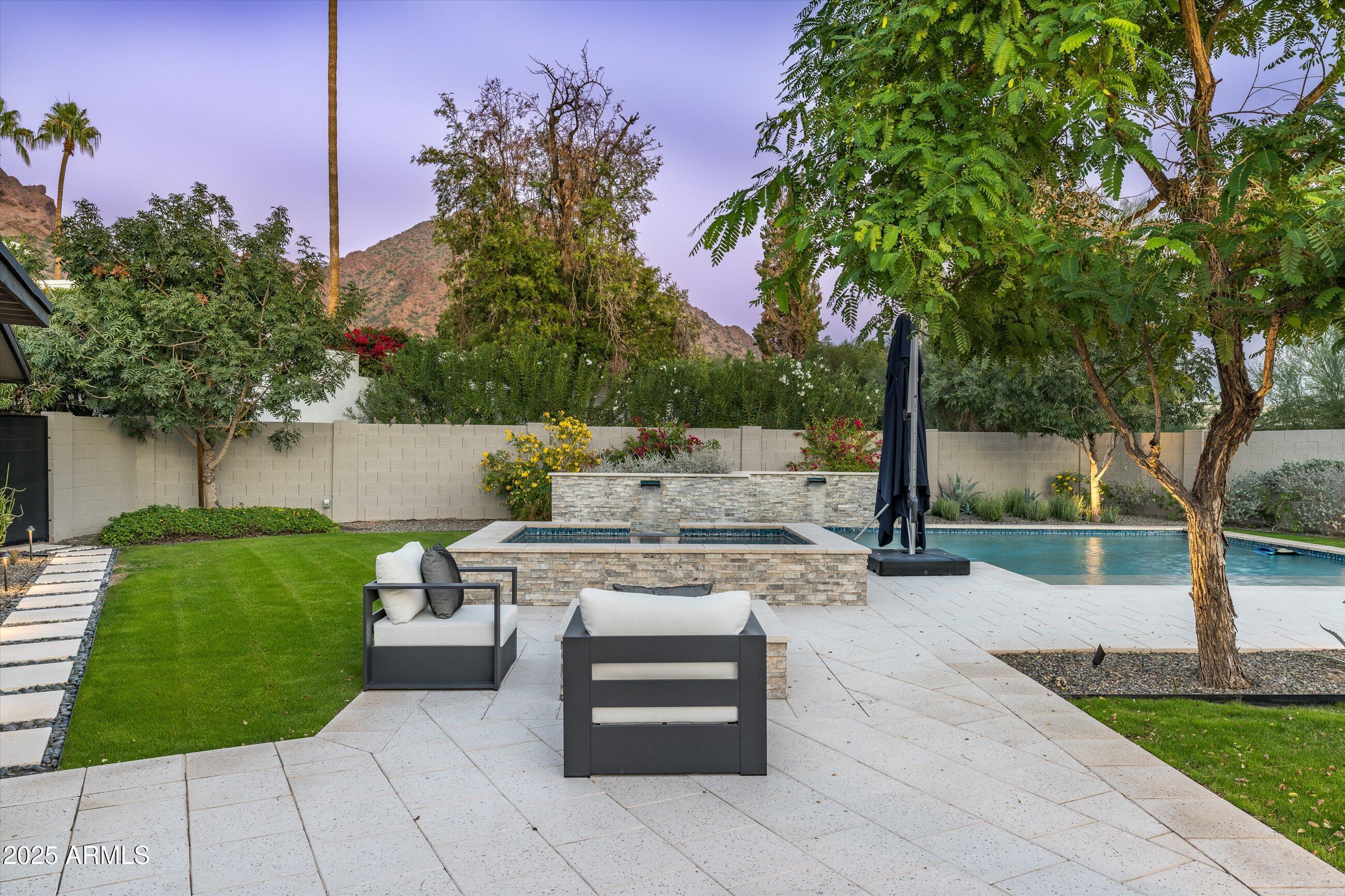 CAMELBACK SIERRA - Residential