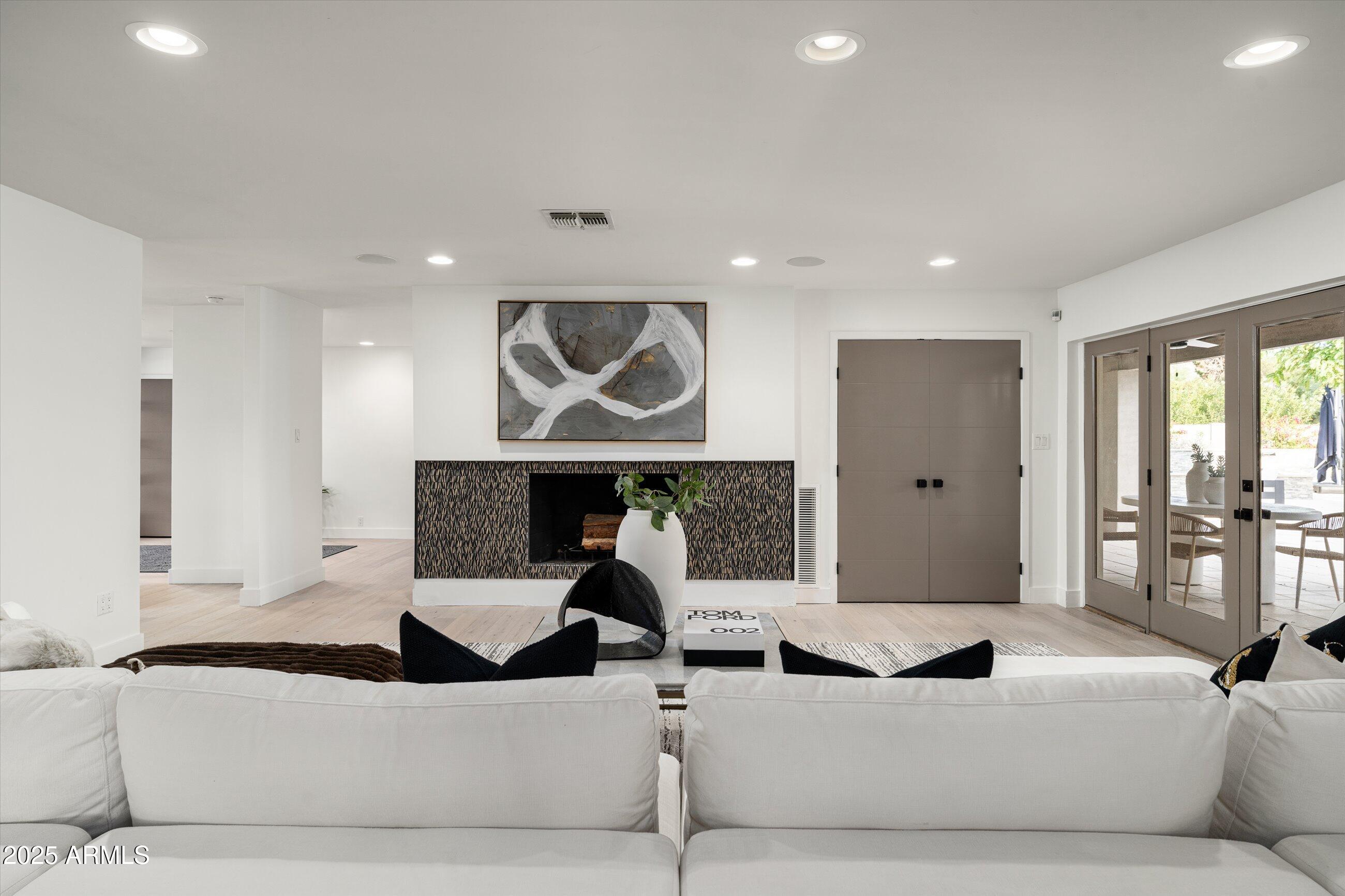 CAMELBACK SIERRA - Residential