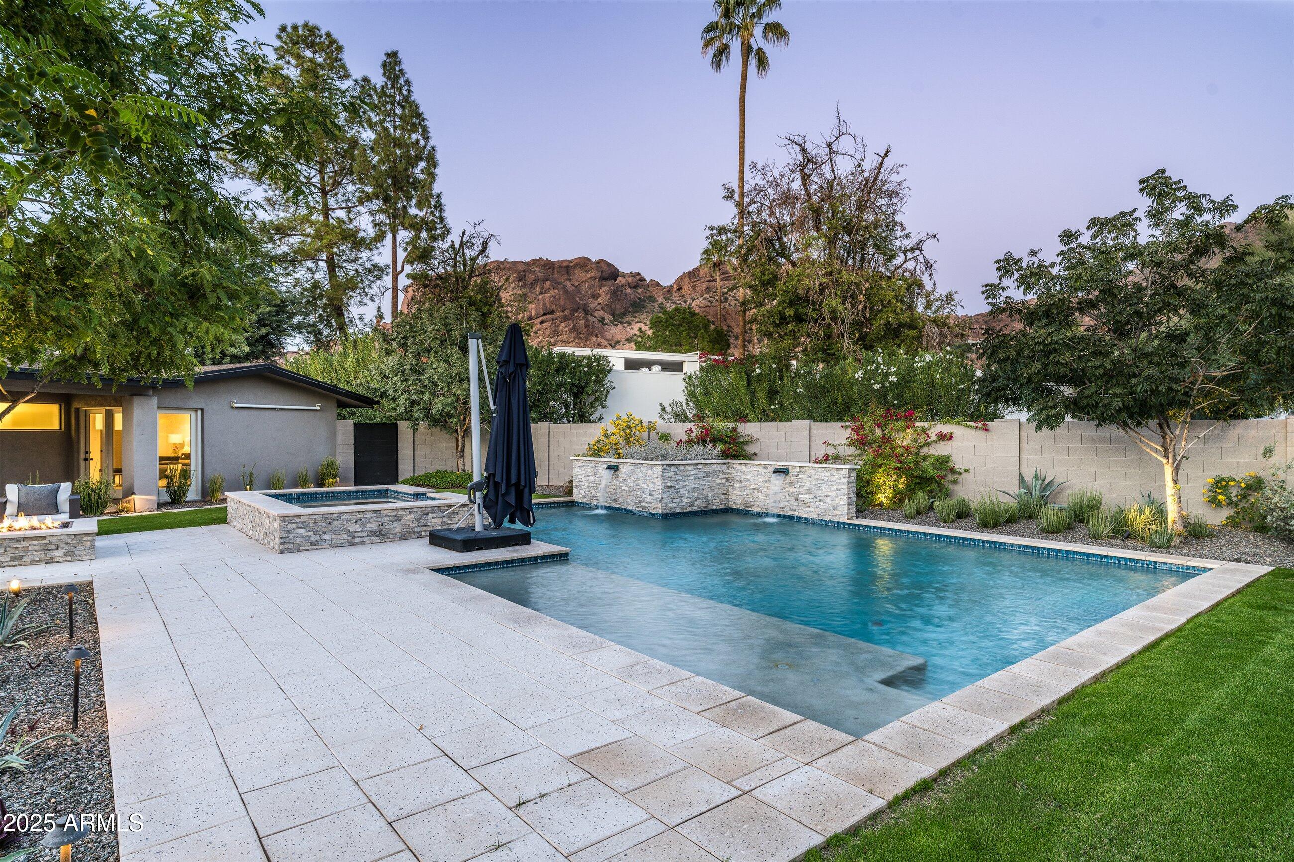 CAMELBACK SIERRA - Residential