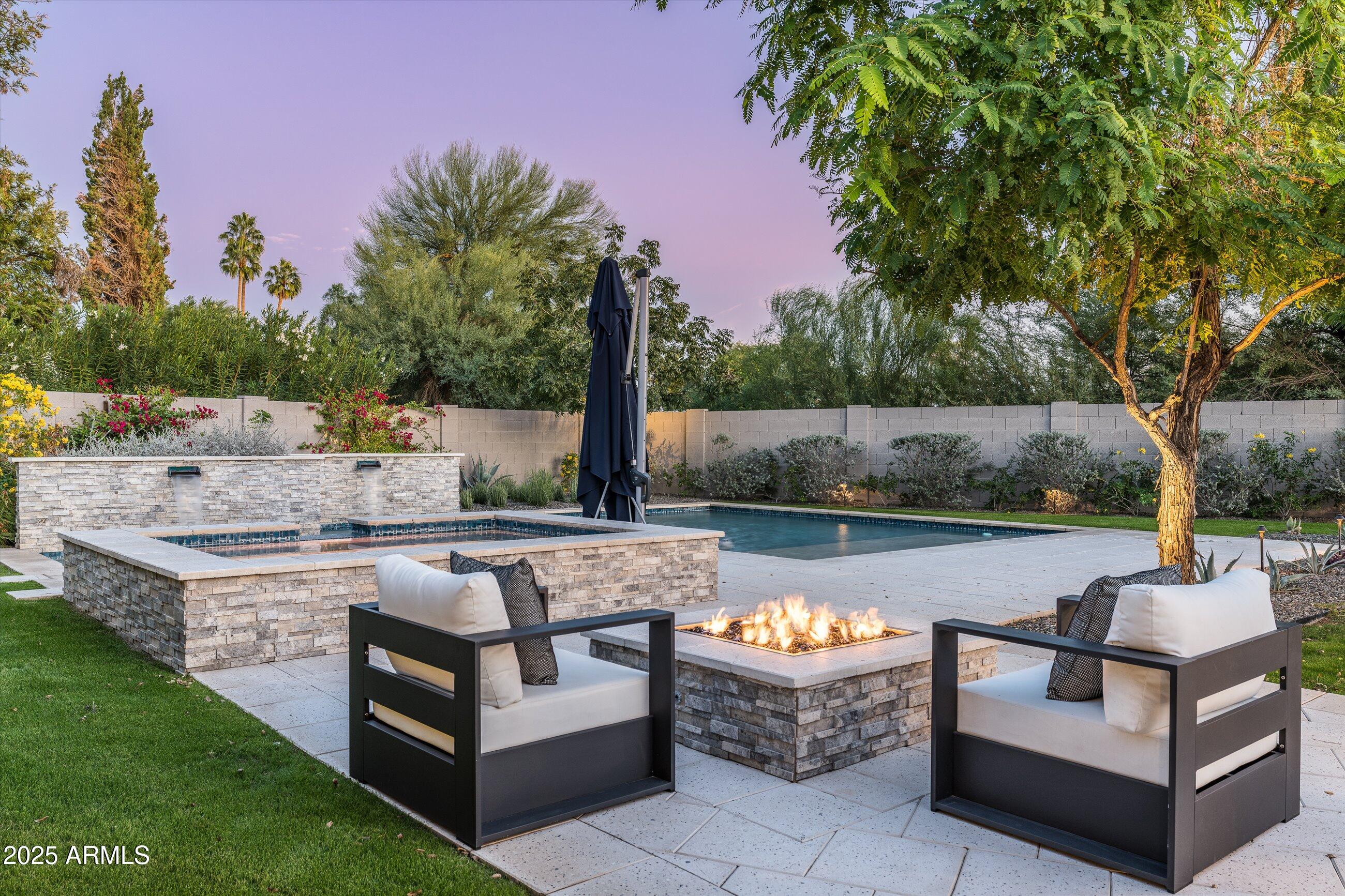 CAMELBACK SIERRA - Residential