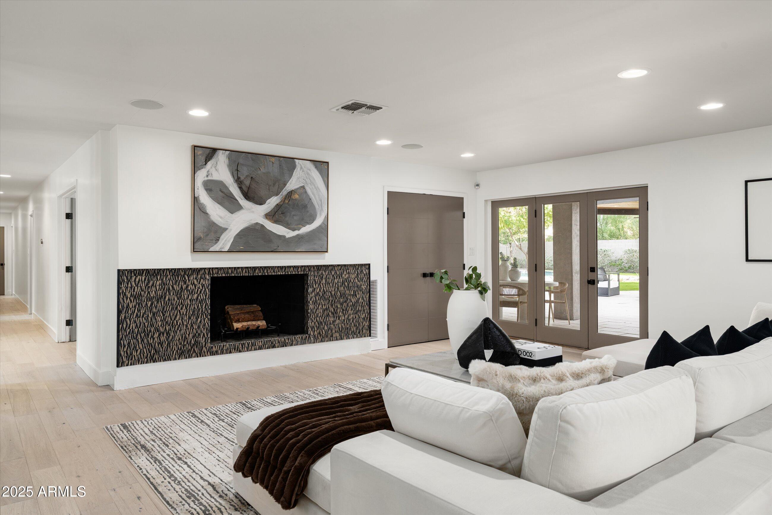 CAMELBACK SIERRA - Residential