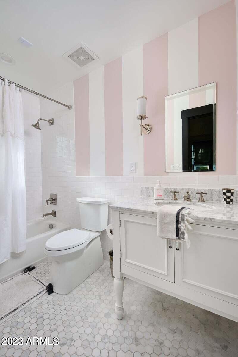 LAFAYETTE VILLA 4 - Residential