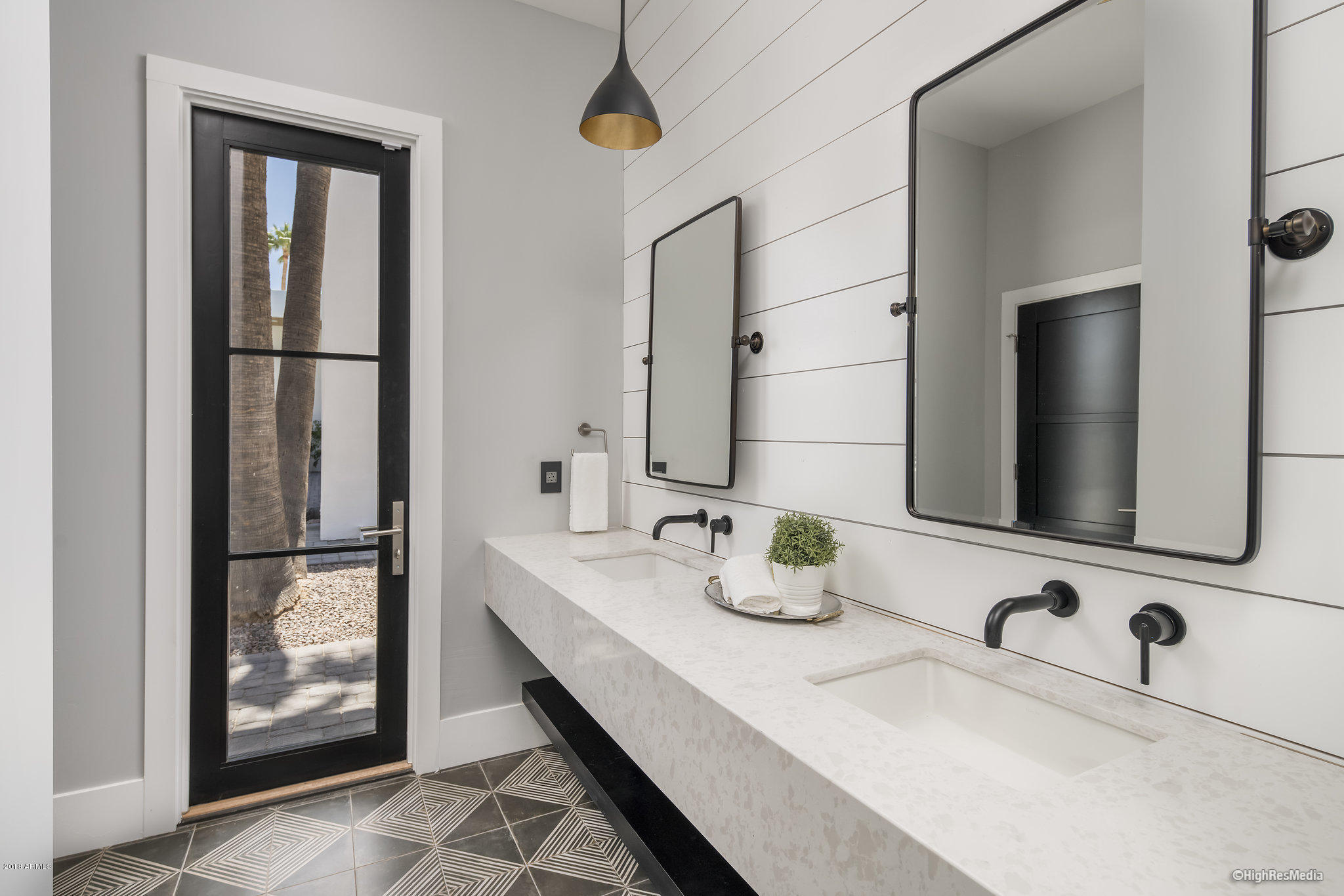 RANCHOS CHIQUITO - Residential