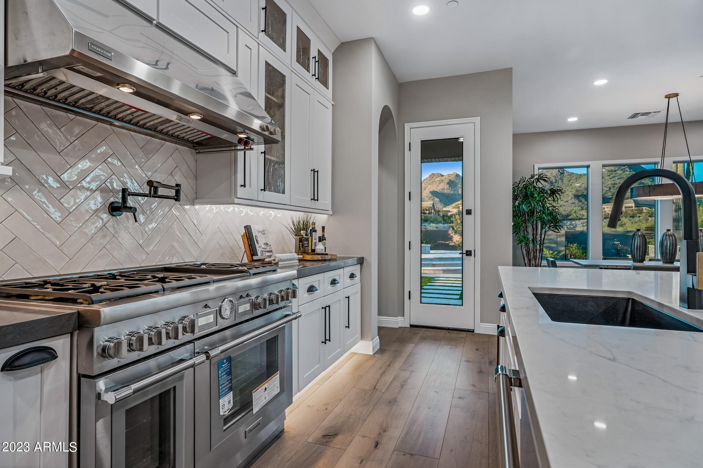 WHISPER RIDGE - Residential