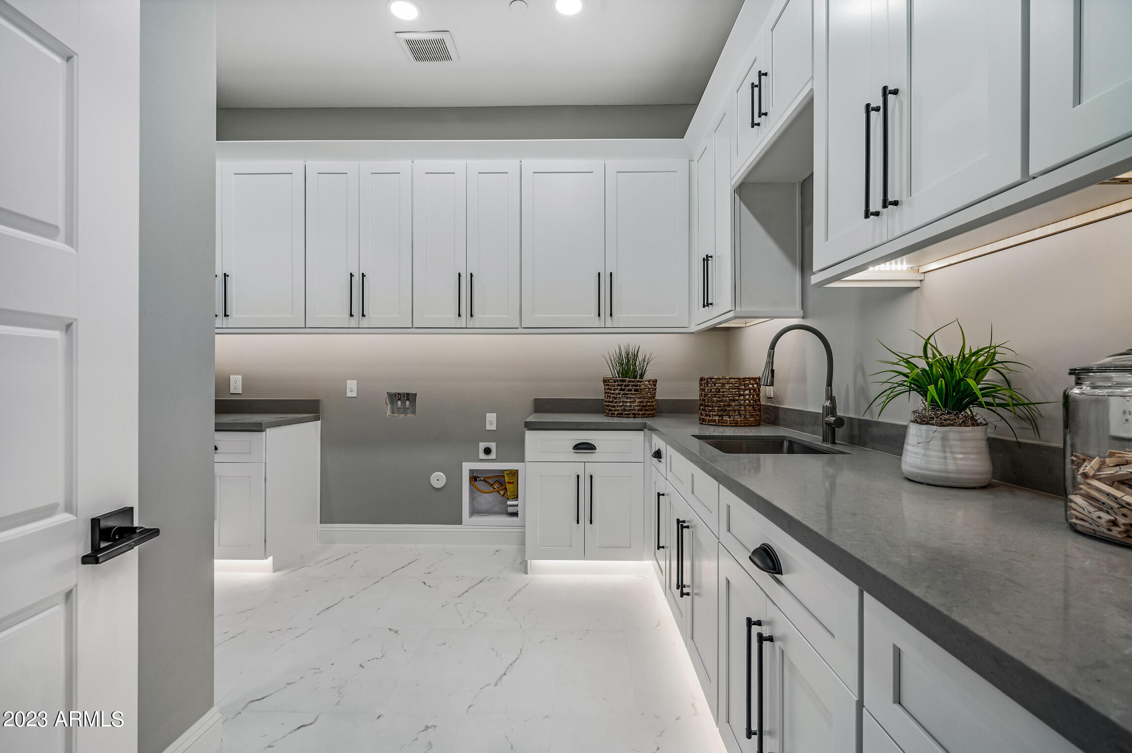WHISPER RIDGE - Residential