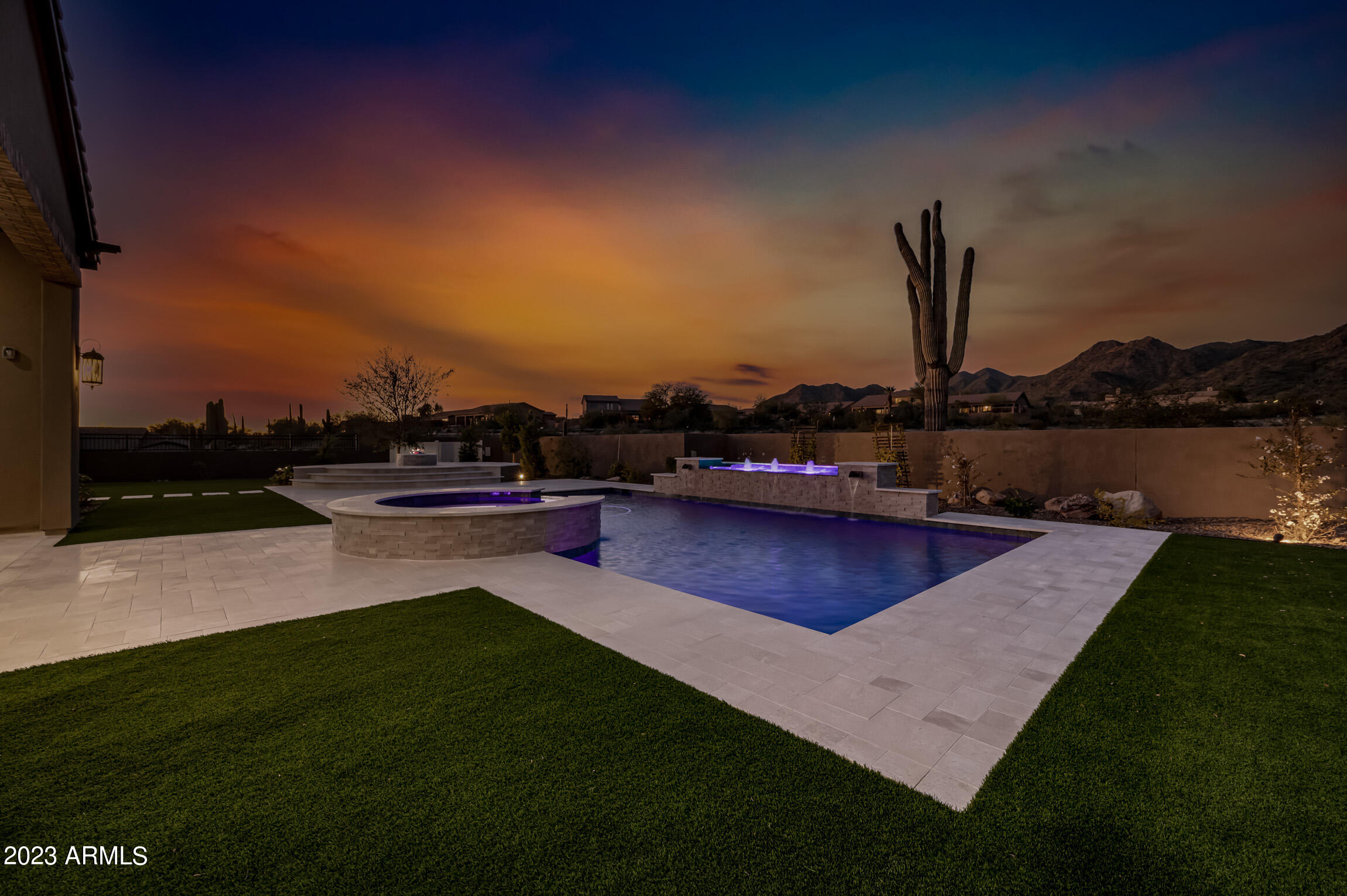 WHISPER RIDGE - Residential