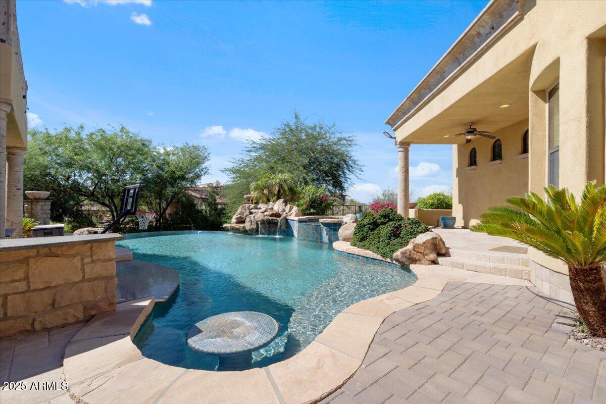 LAS SENDAS - Residential