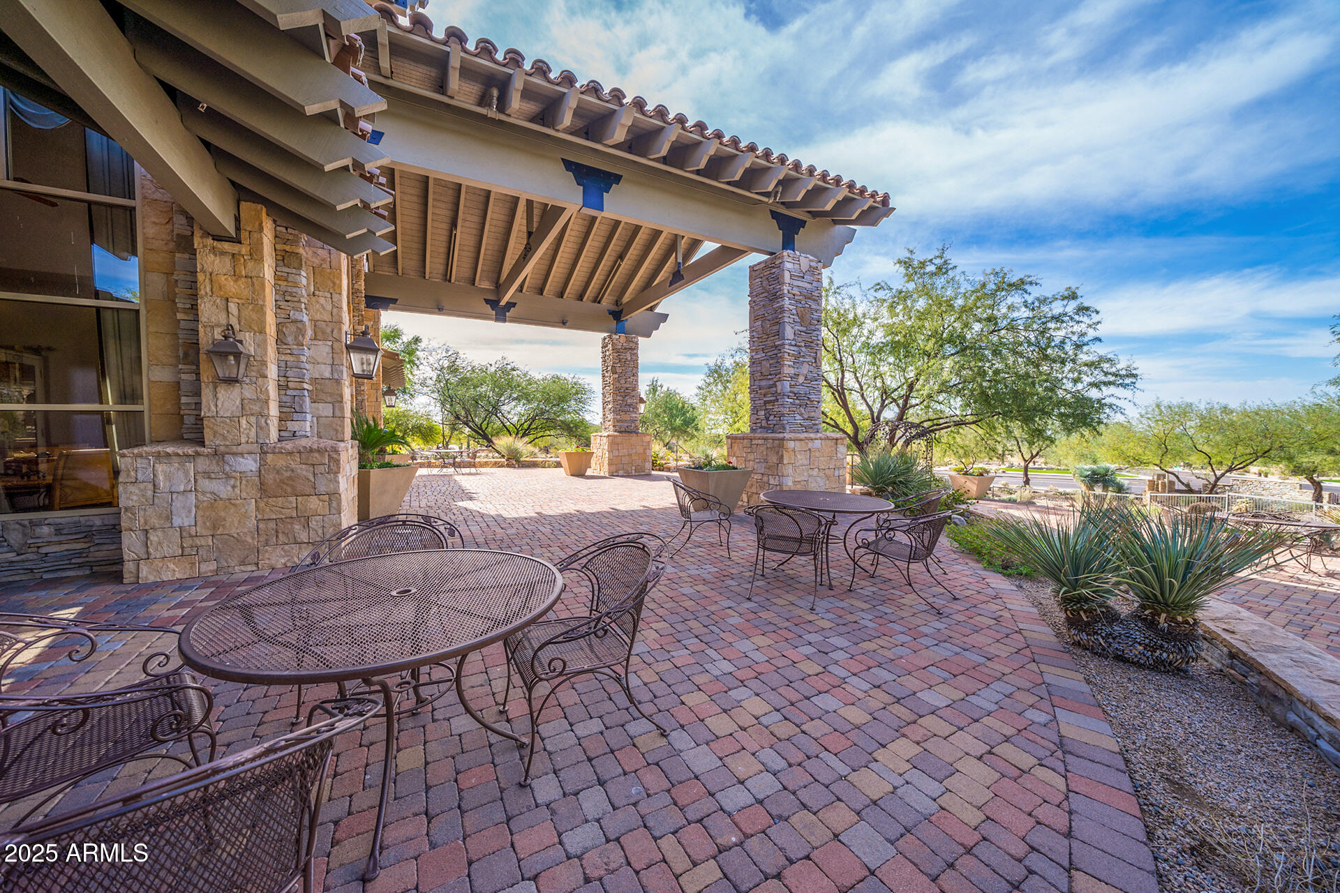 LAS SENDAS - Residential