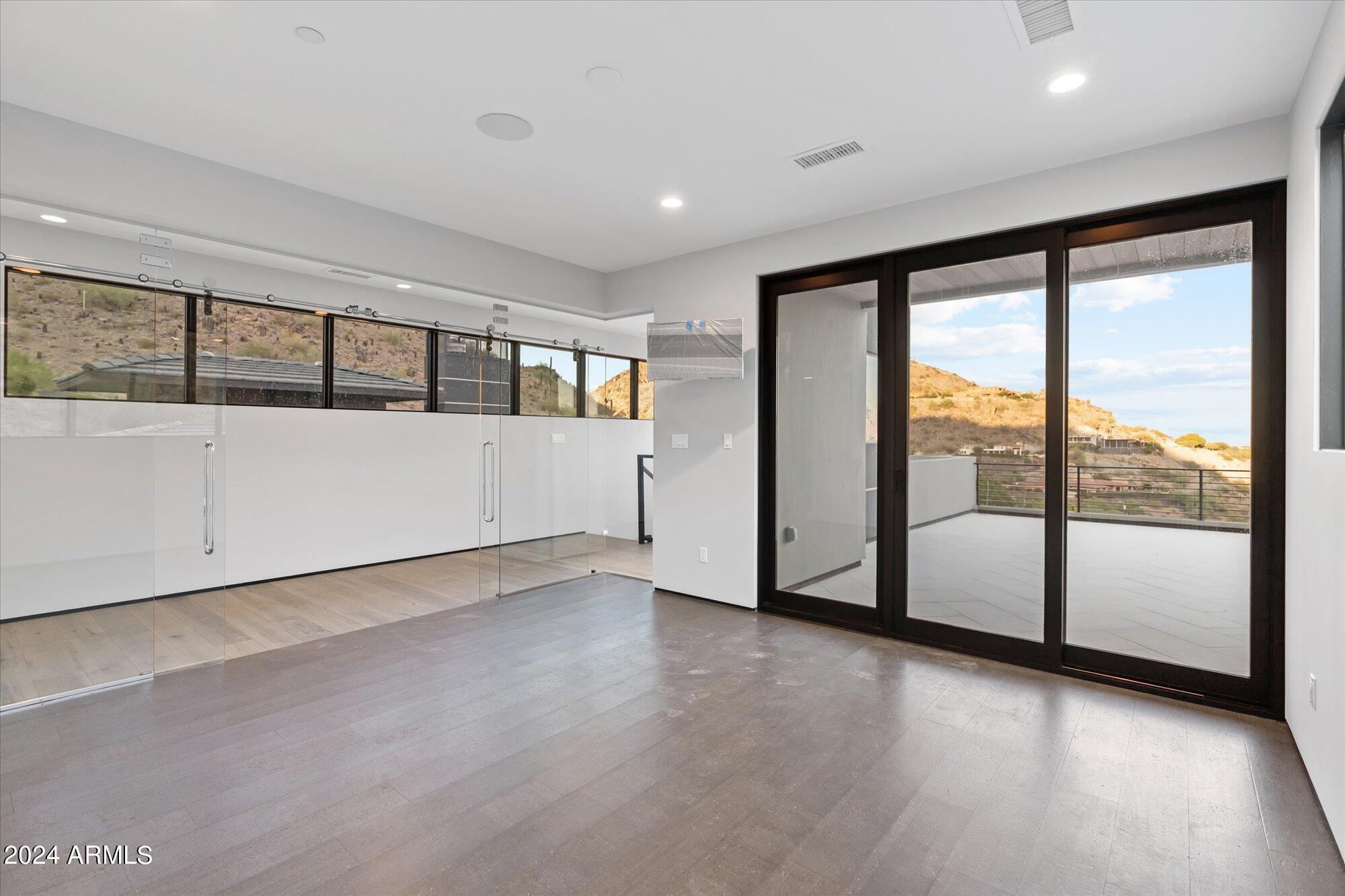PARADISE RESERVE - Residential