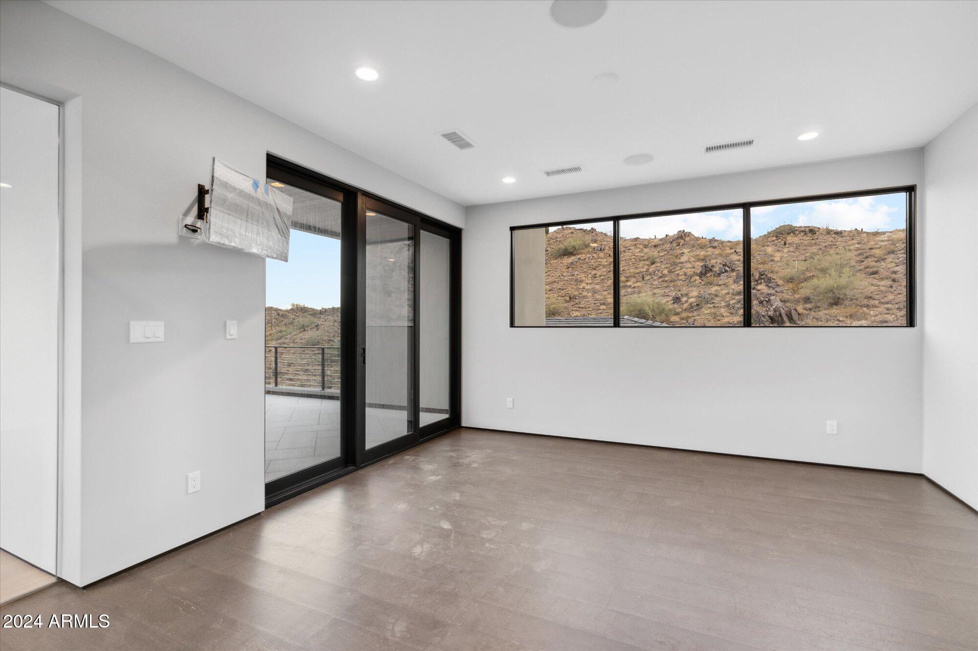 PARADISE RESERVE - Residential