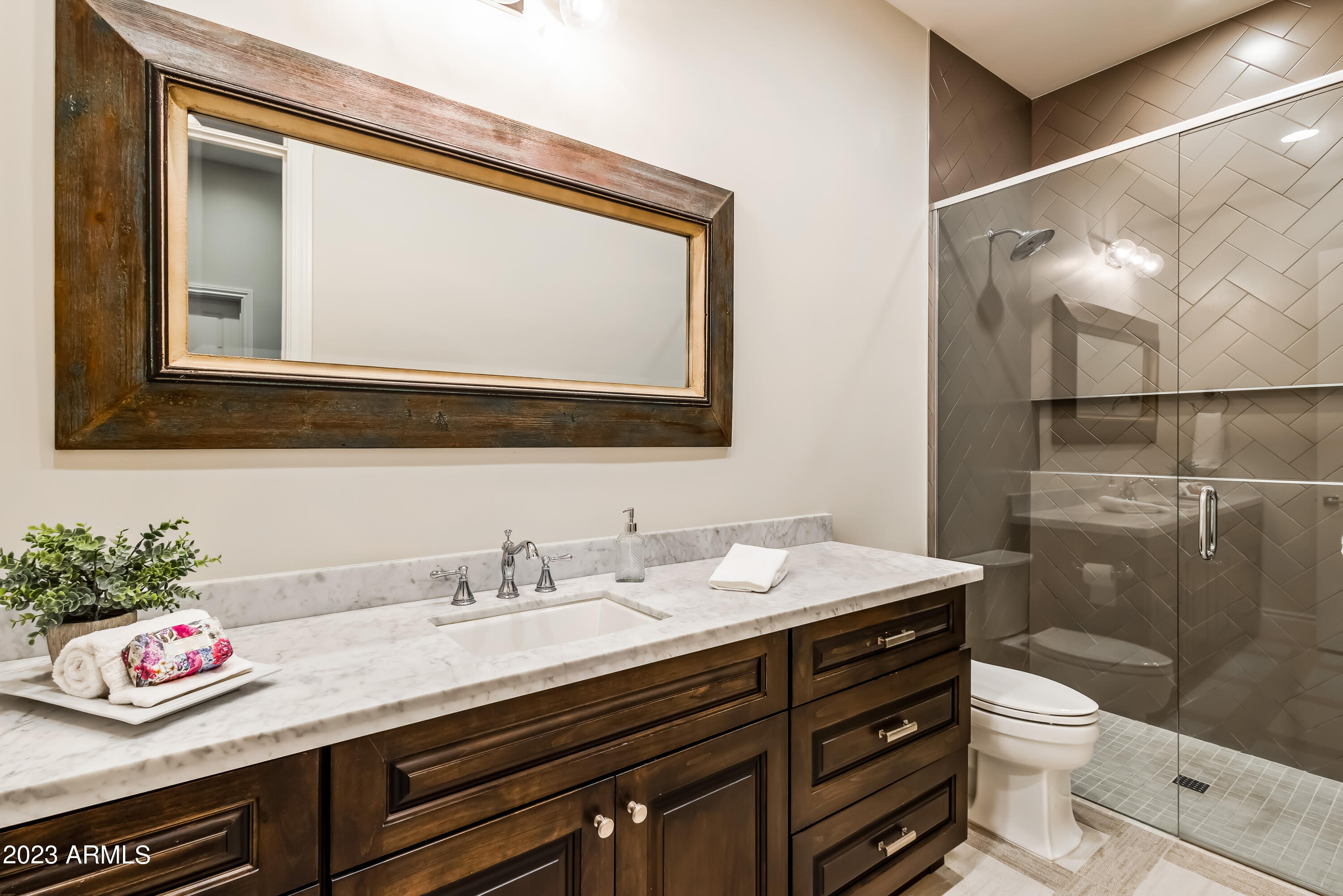 GROSSE POINTE HIGHLANDS - Residential
