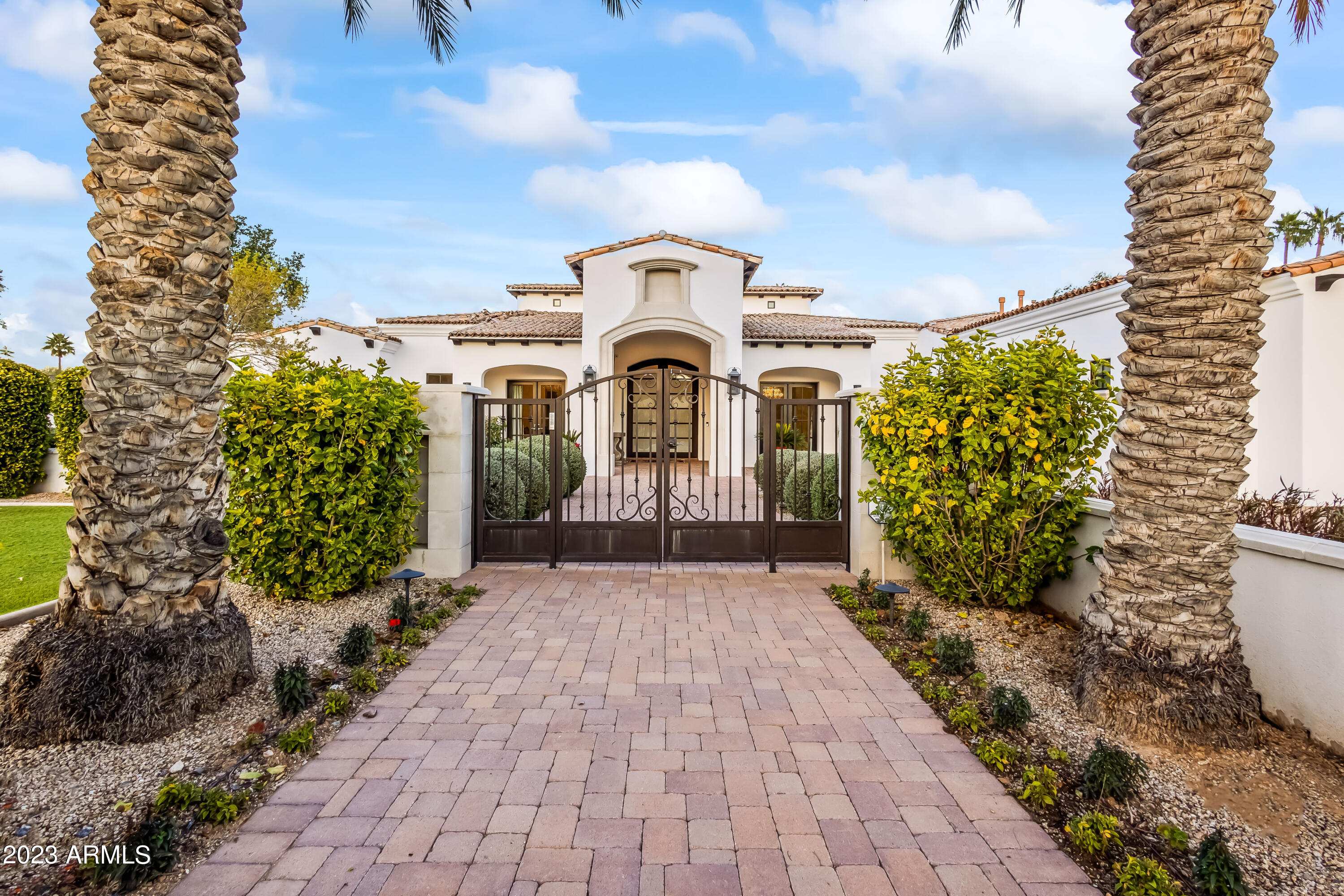 GROSSE POINTE HIGHLANDS - Residential