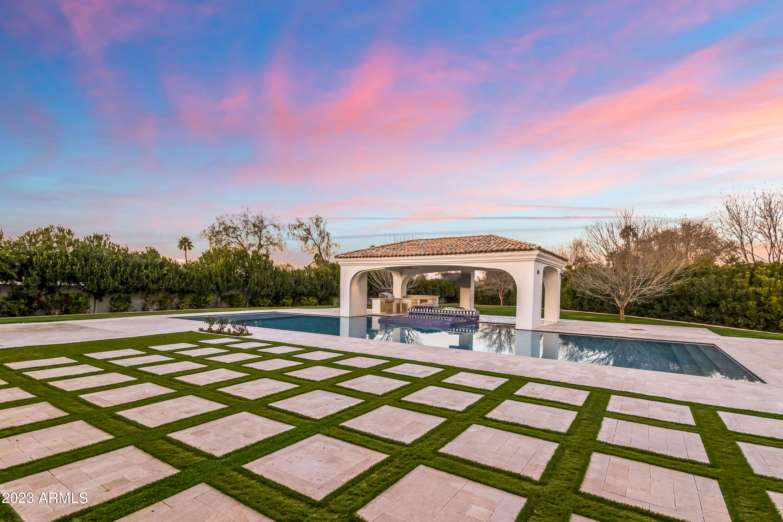GROSSE POINTE HIGHLANDS - Residential