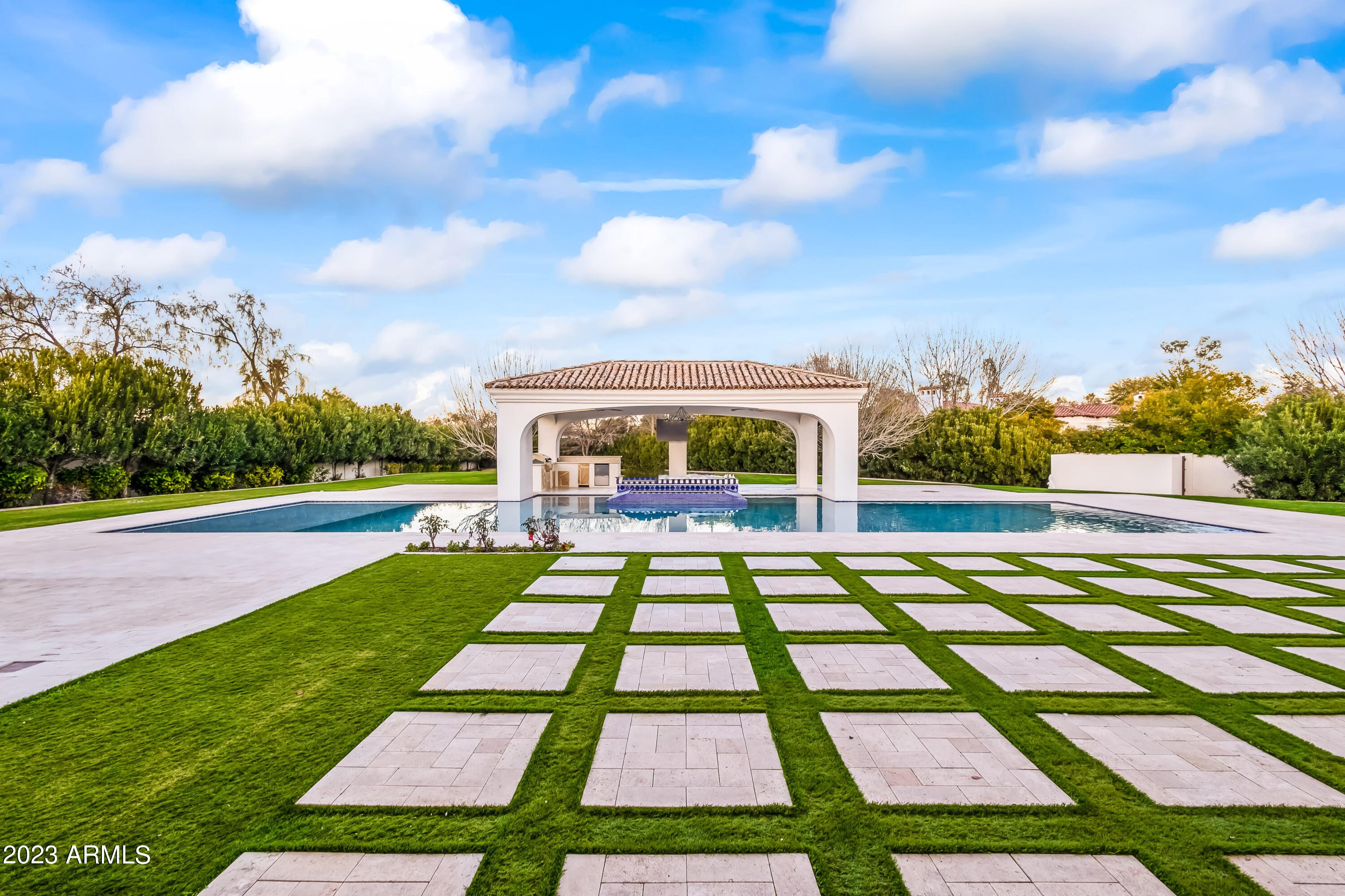 GROSSE POINTE HIGHLANDS - Residential