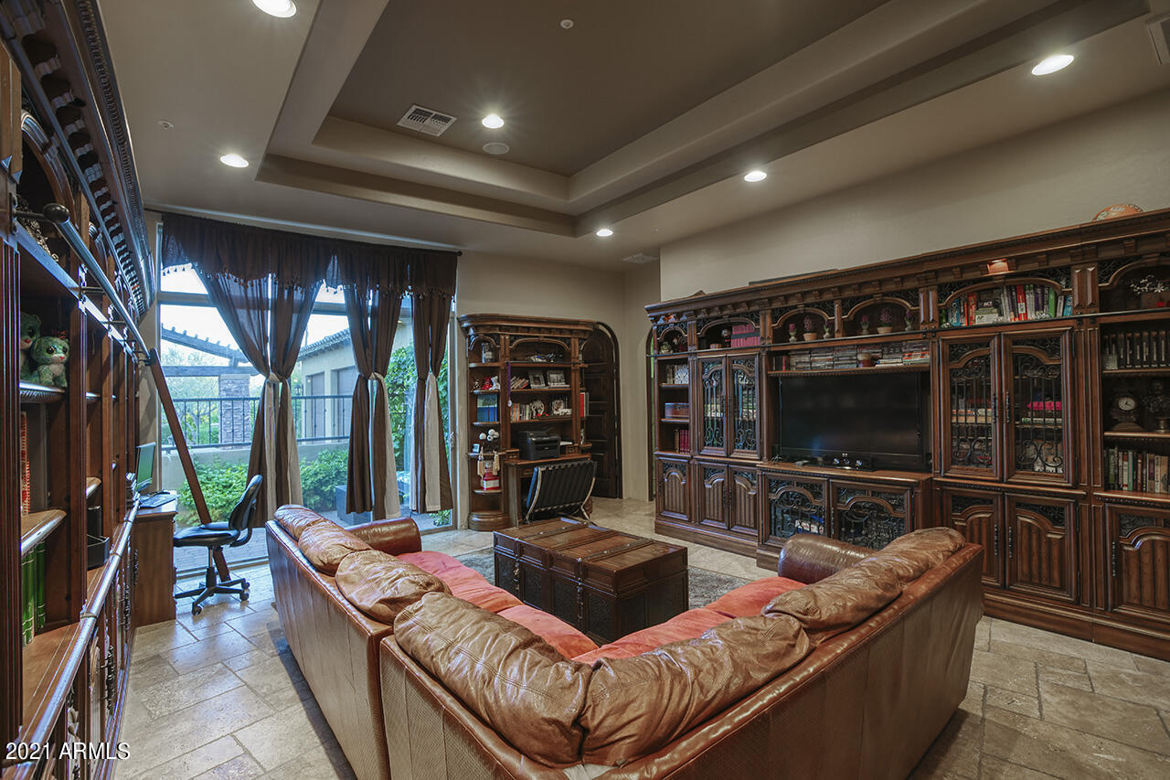 SAGUARO ESTATES - Residential