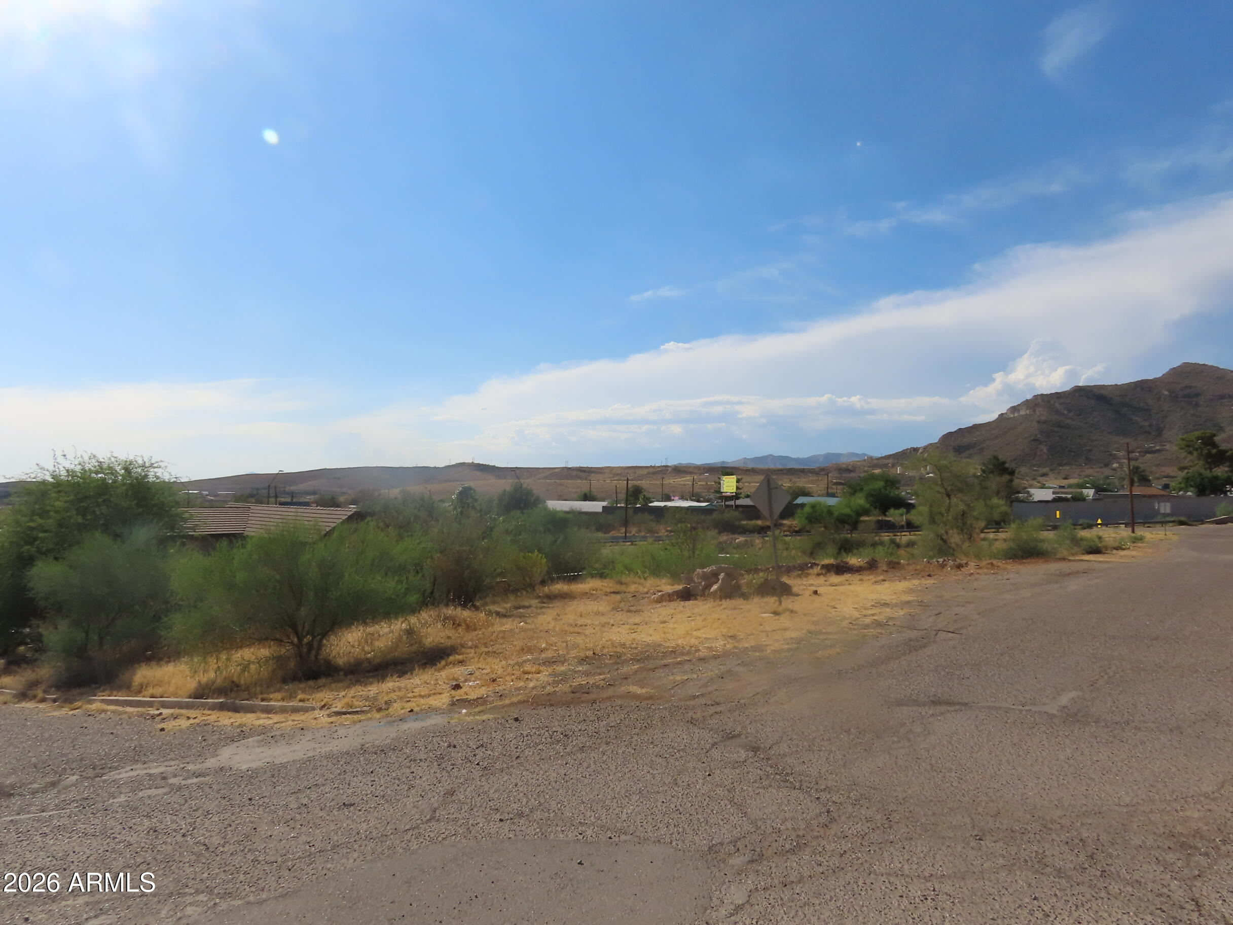 Great size lot 60X207  can use lobb side or Wight side to be your front.  If you don't need that much you can split too.

Power, water, sewer, and gas are available on the street.

No MH only site build or Modular homes

Great Views