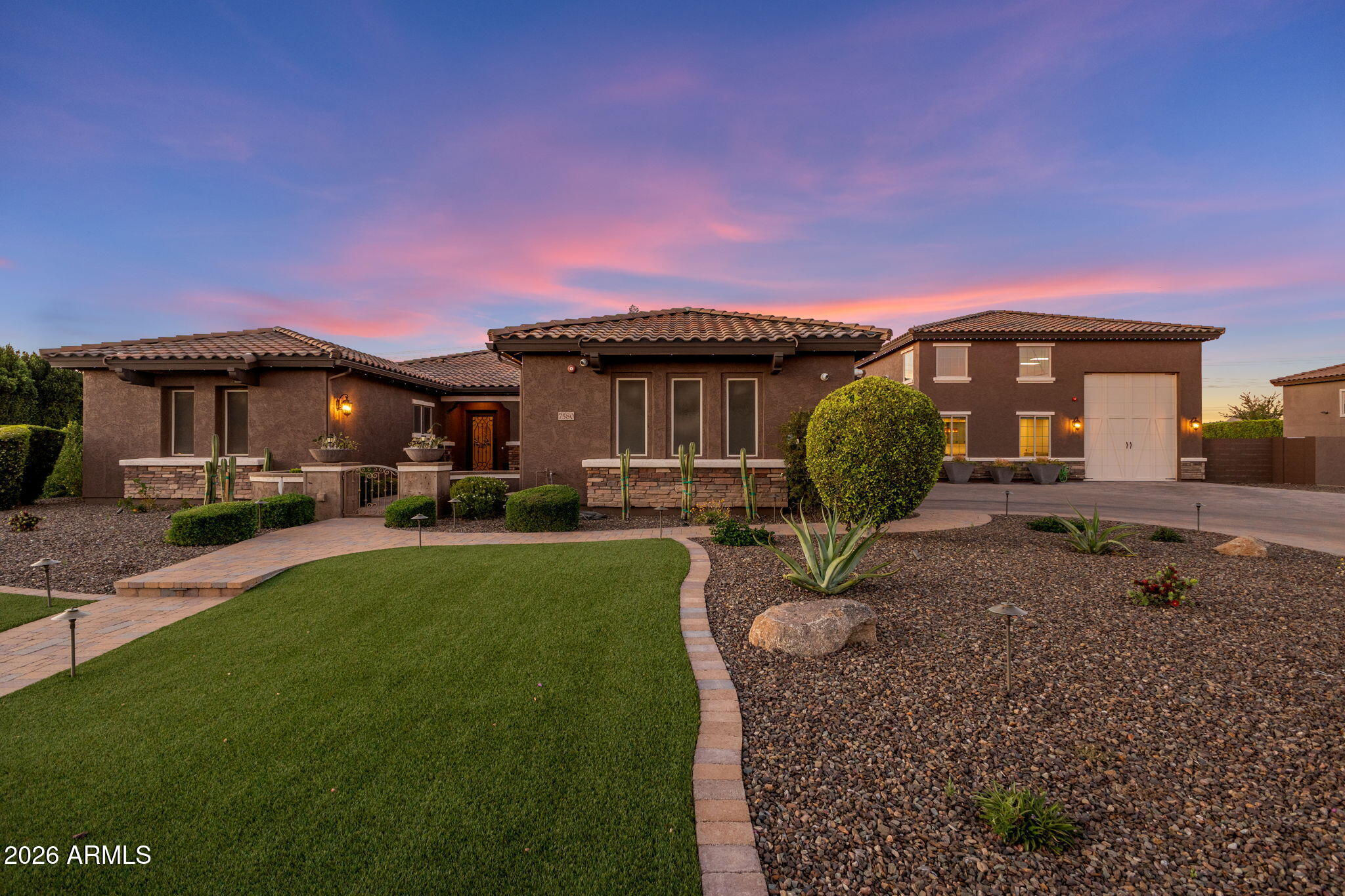 CABALLOS DEL RIO - Residential