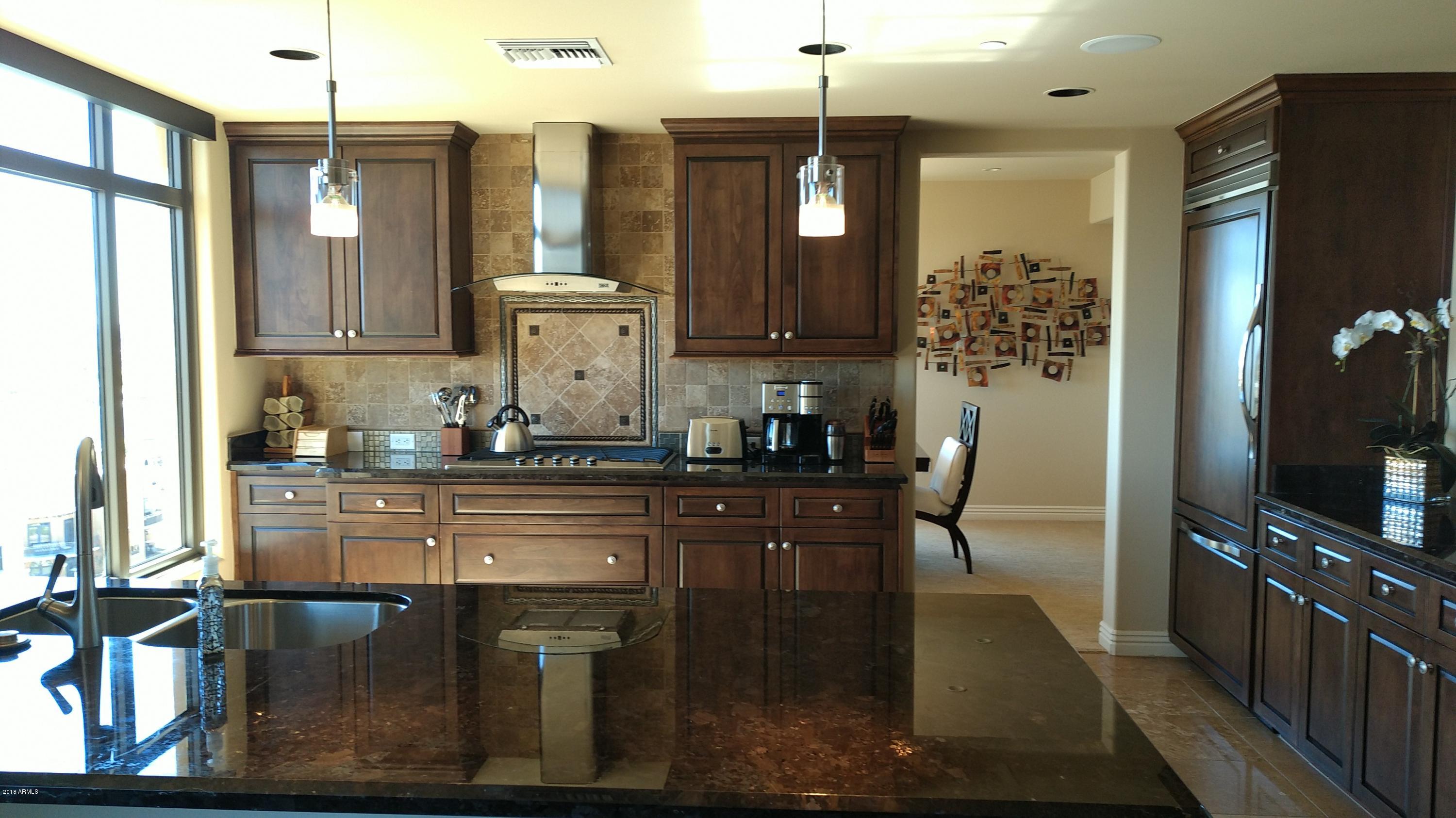 SCOTTSDALE WATERFRONT - Residential