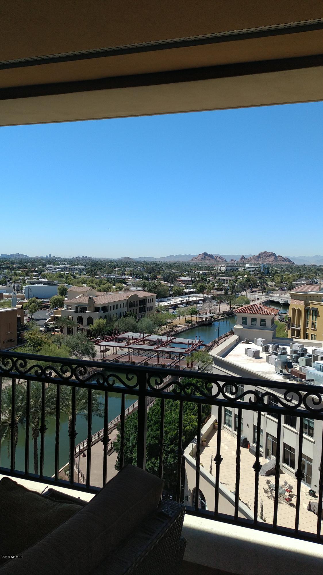 SCOTTSDALE WATERFRONT - Residential