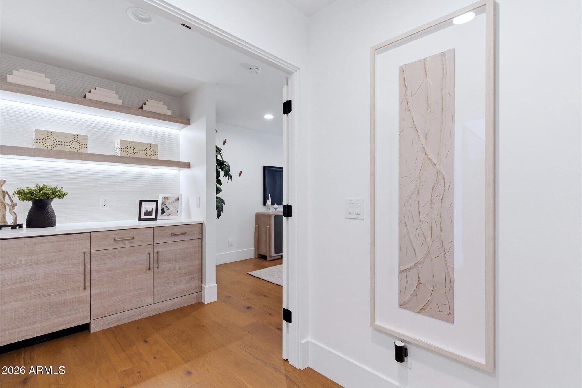 DEL PRADO - Residential