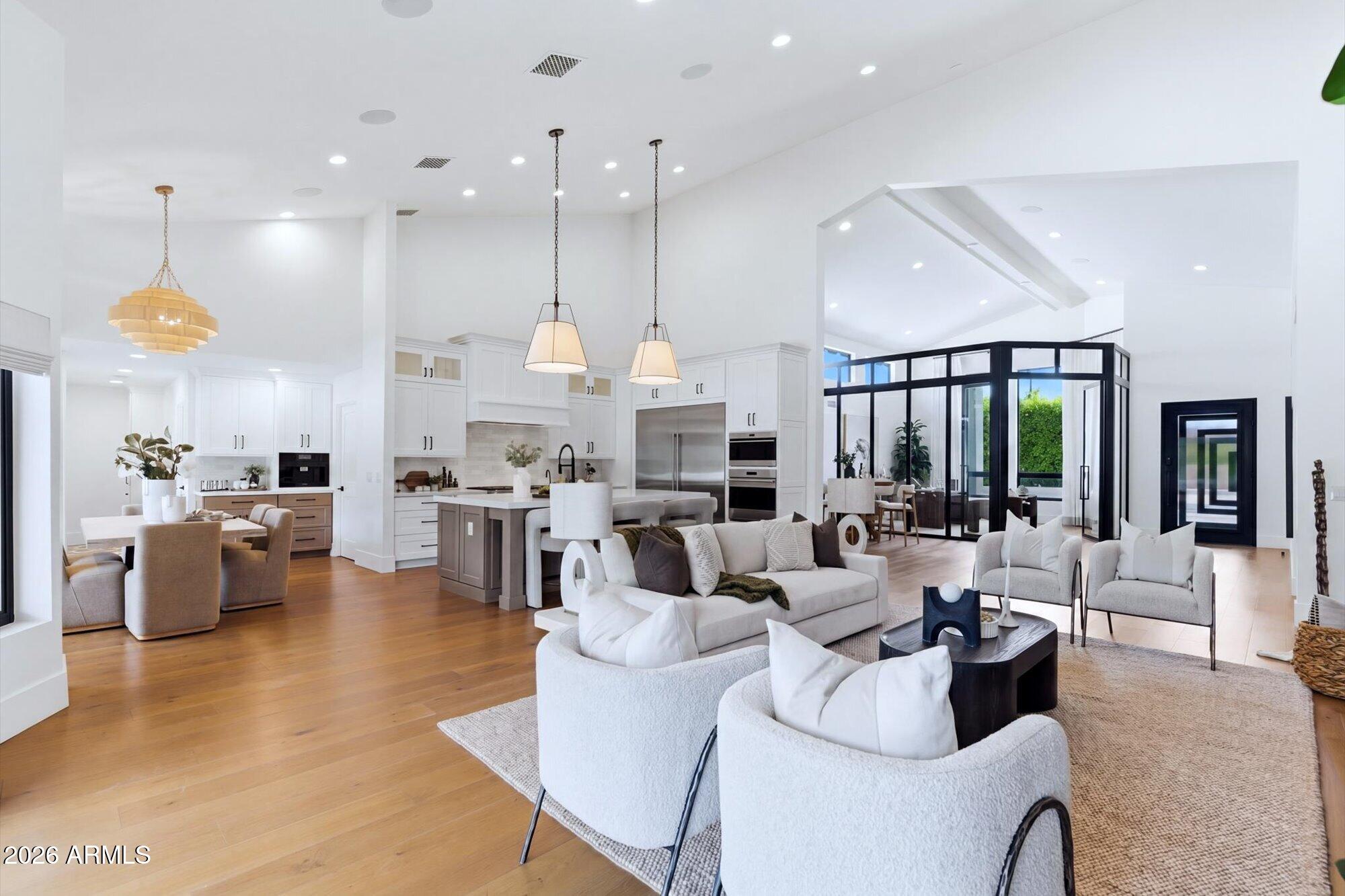 DEL PRADO - Residential