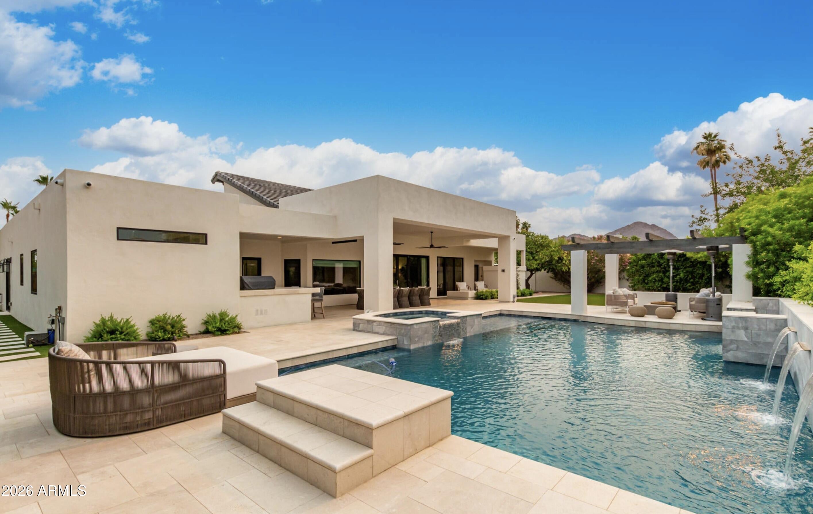 DEL PRADO - Residential