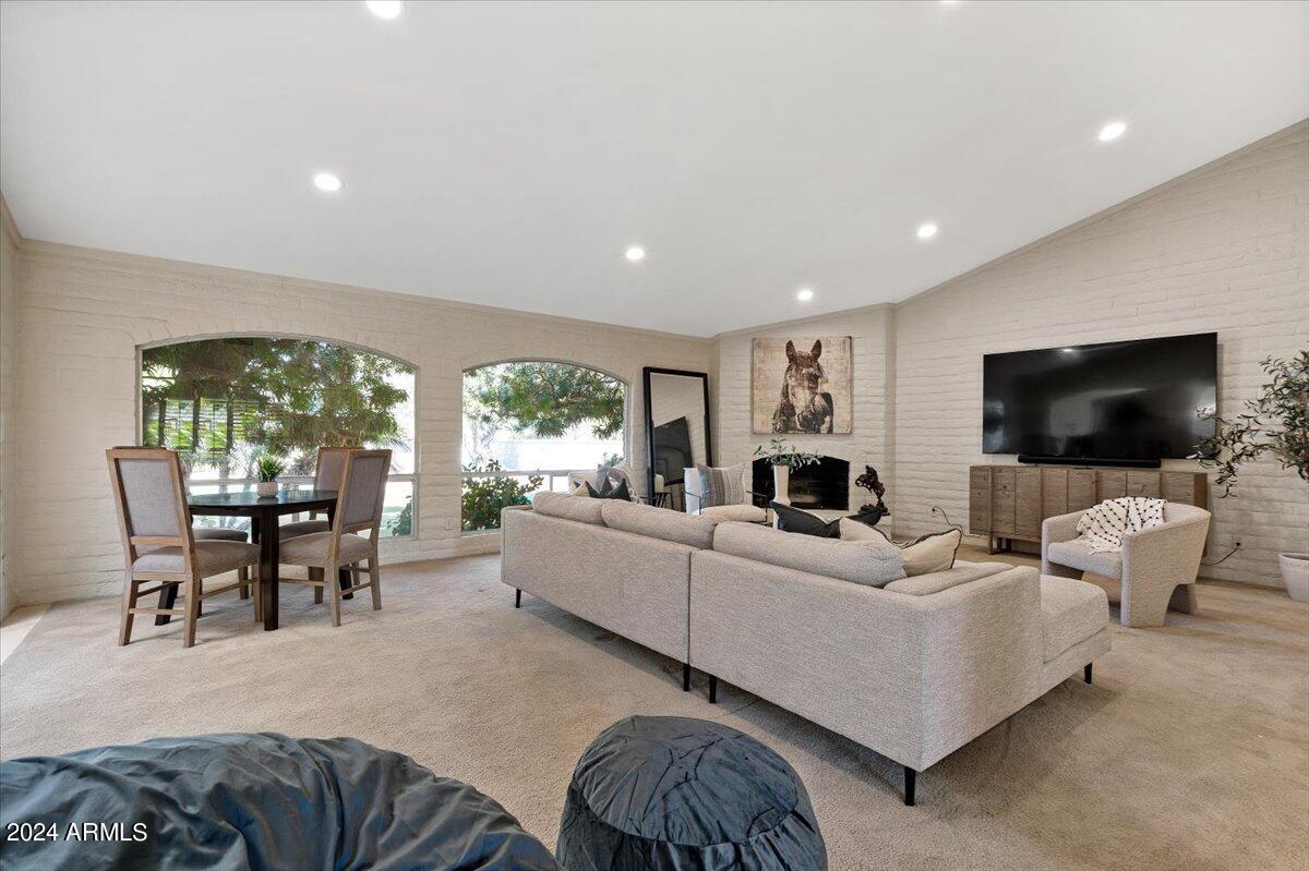 CAMELBACK COUNTRY CLUB ESTATES - Residential