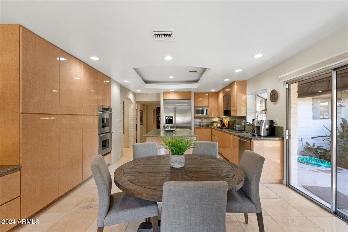 CAMELBACK COUNTRY CLUB ESTATES - Residential