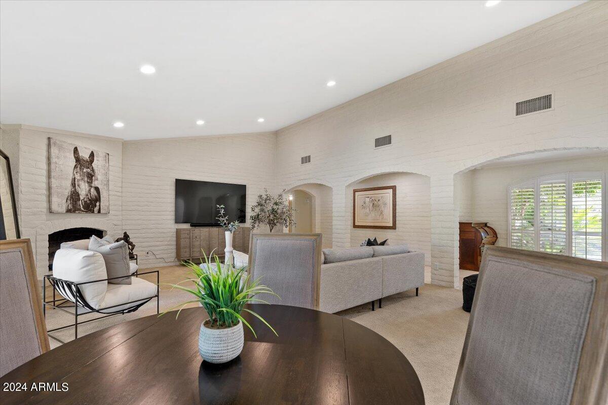 CAMELBACK COUNTRY CLUB ESTATES - Residential