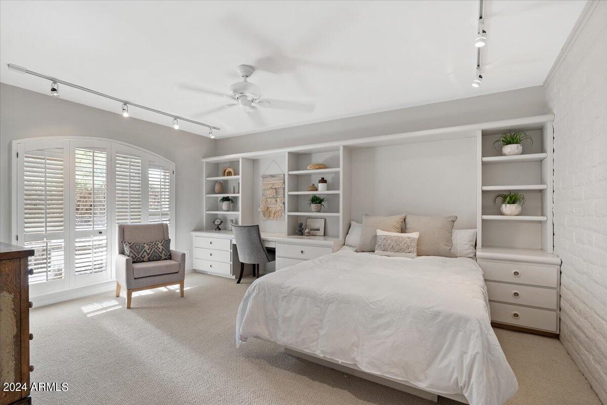 CAMELBACK COUNTRY CLUB ESTATES - Residential