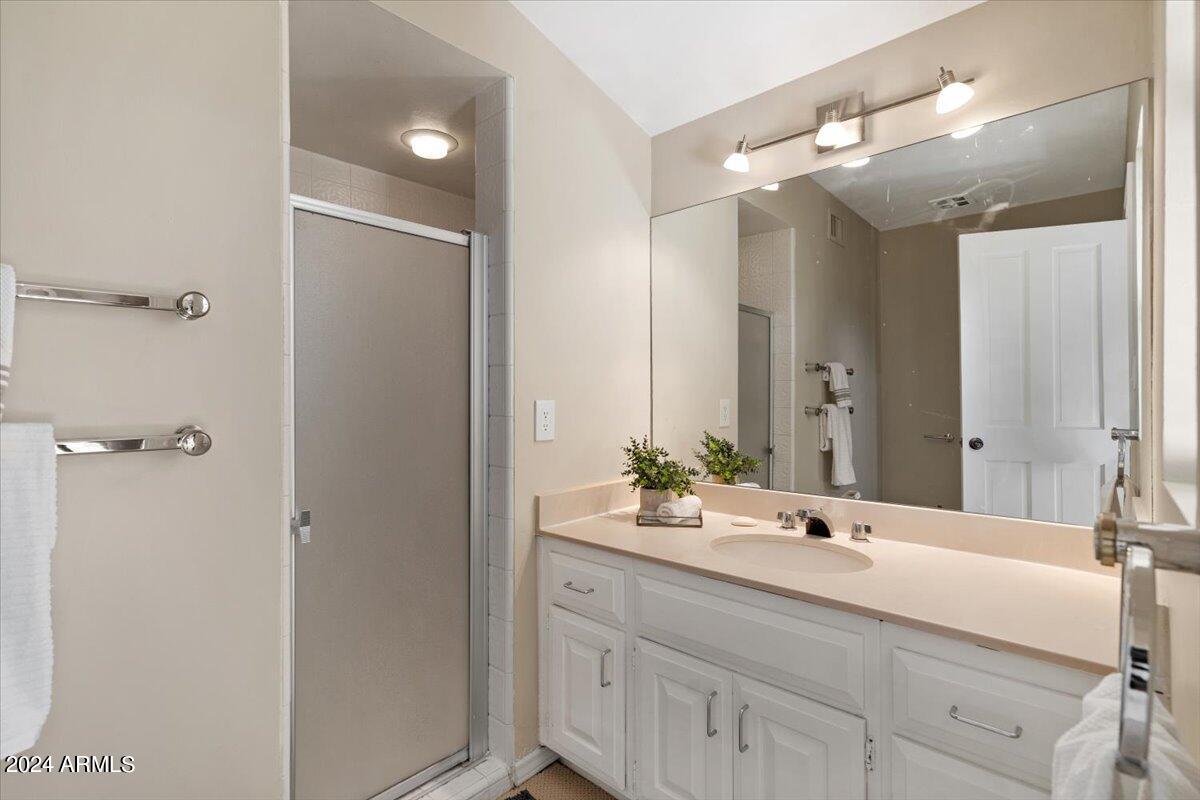 CAMELBACK COUNTRY CLUB ESTATES - Residential
