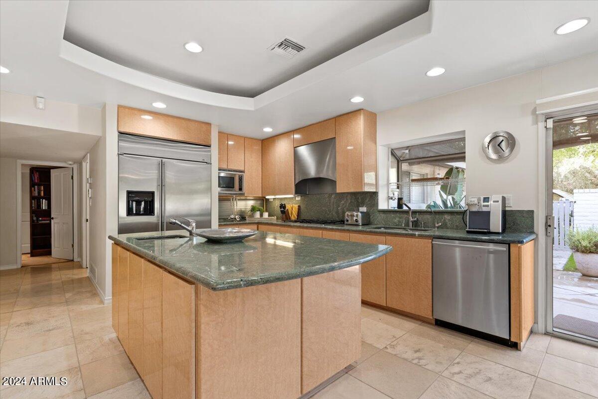 CAMELBACK COUNTRY CLUB ESTATES - Residential