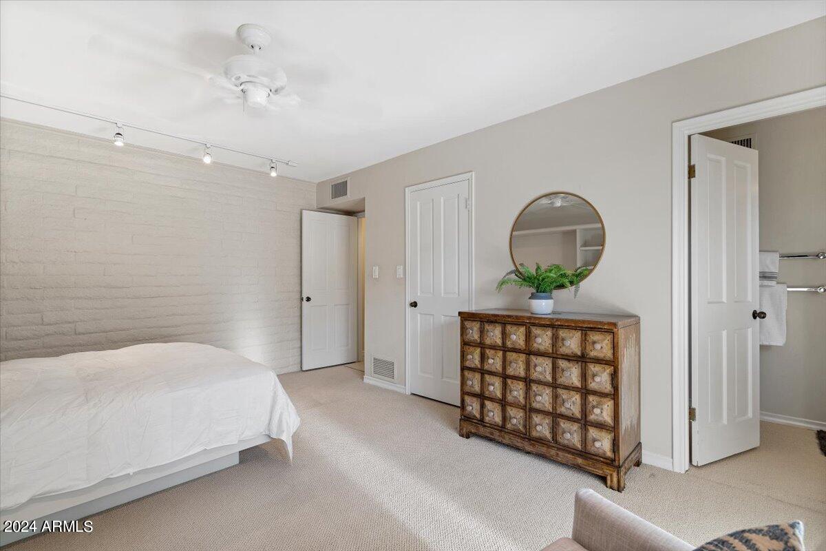 CAMELBACK COUNTRY CLUB ESTATES - Residential