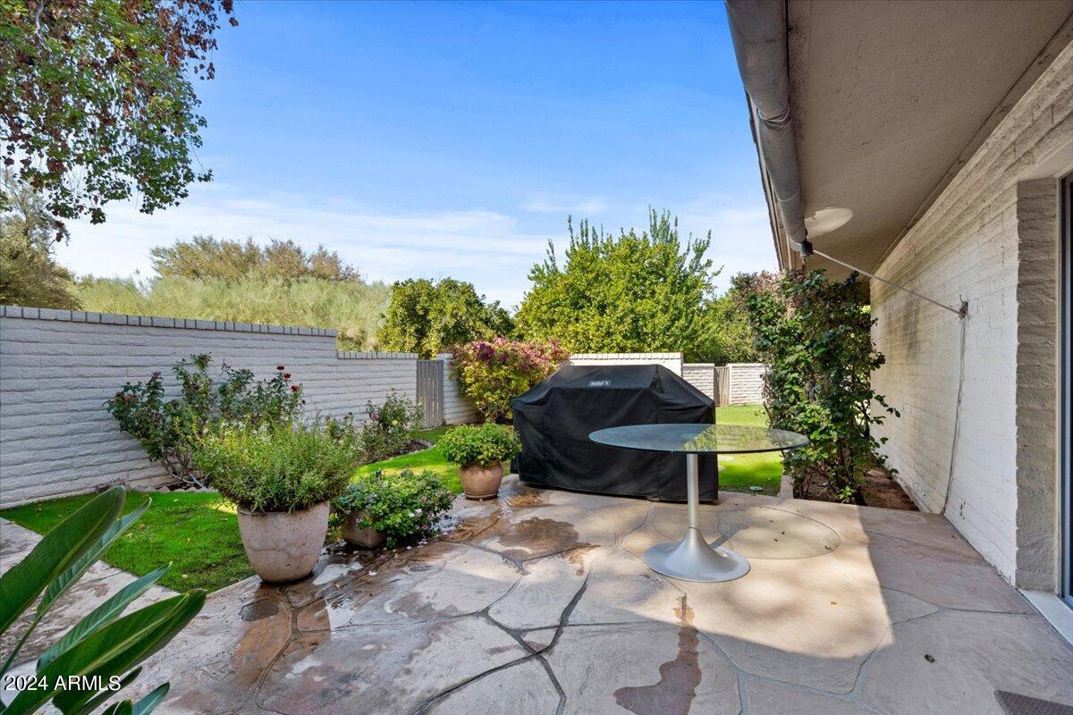 CAMELBACK COUNTRY CLUB ESTATES - Residential