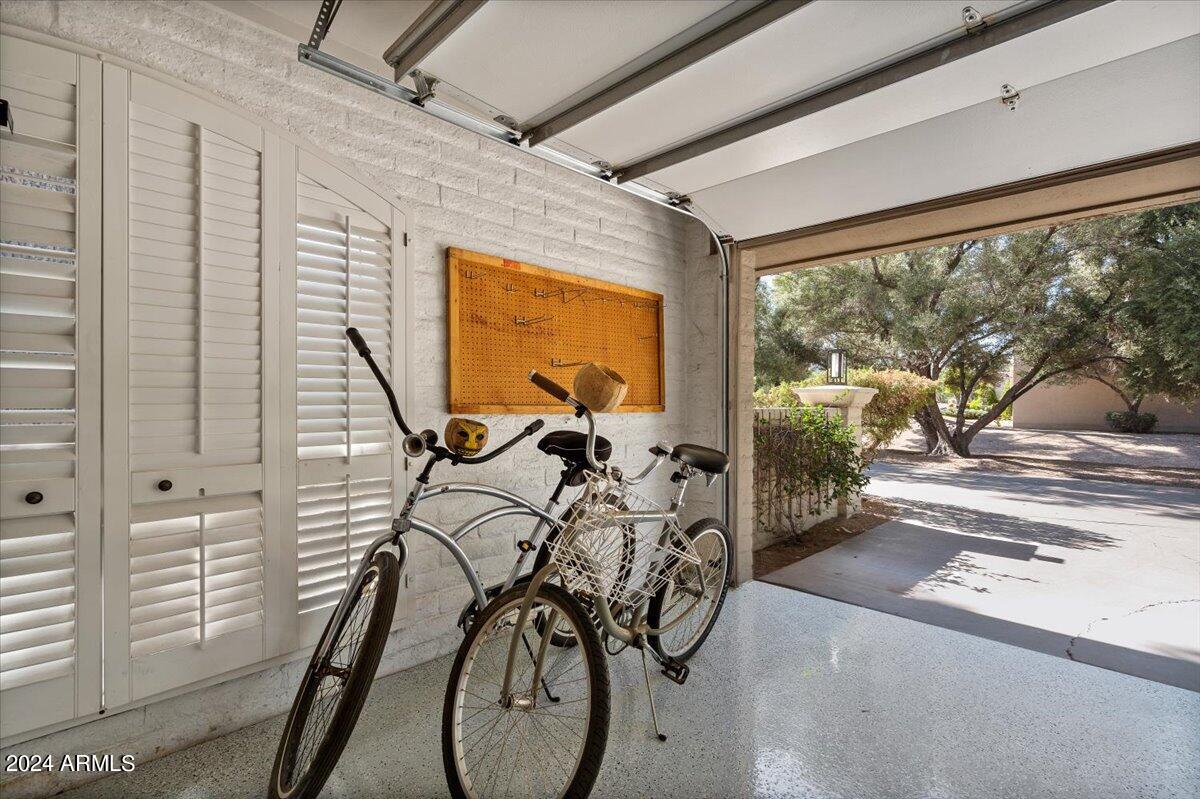 CAMELBACK COUNTRY CLUB ESTATES - Residential