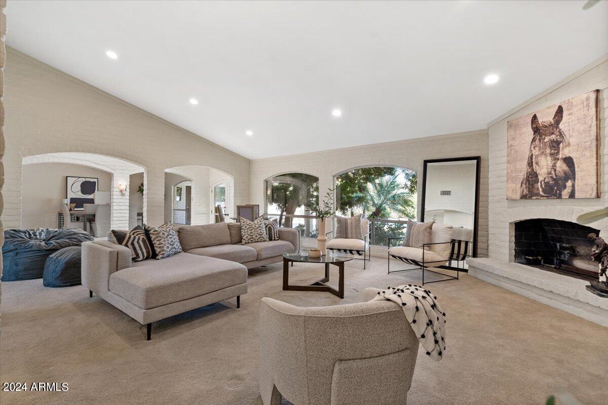 CAMELBACK COUNTRY CLUB ESTATES - Residential