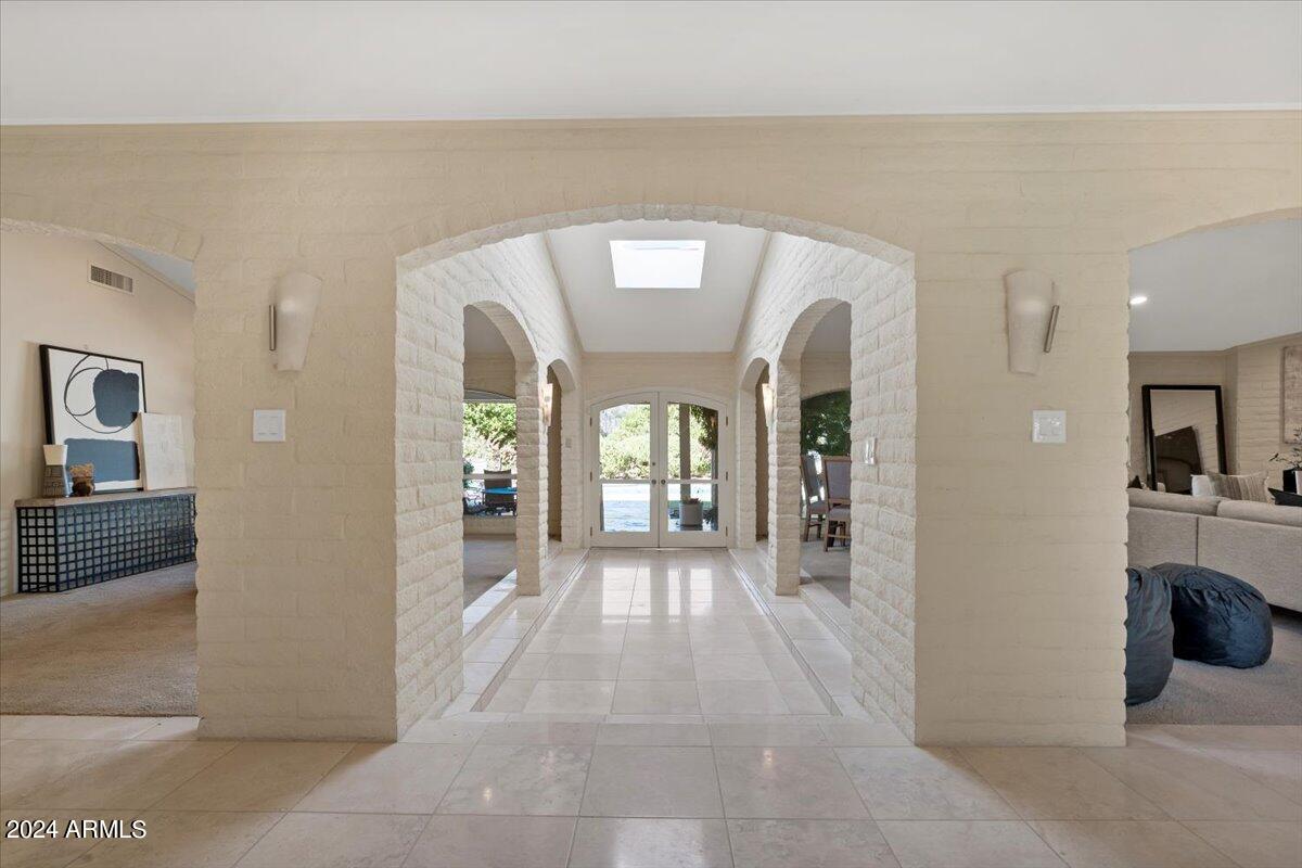 CAMELBACK COUNTRY CLUB ESTATES - Residential