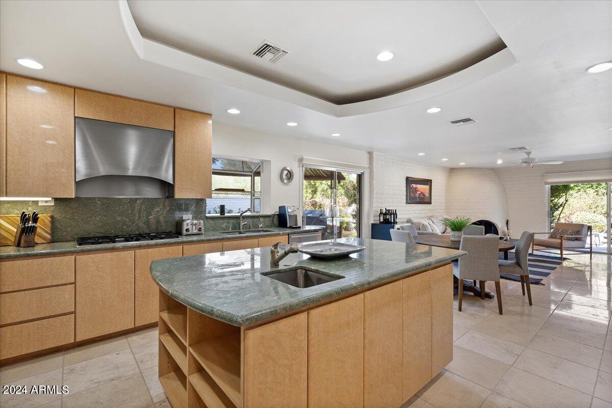 CAMELBACK COUNTRY CLUB ESTATES - Residential