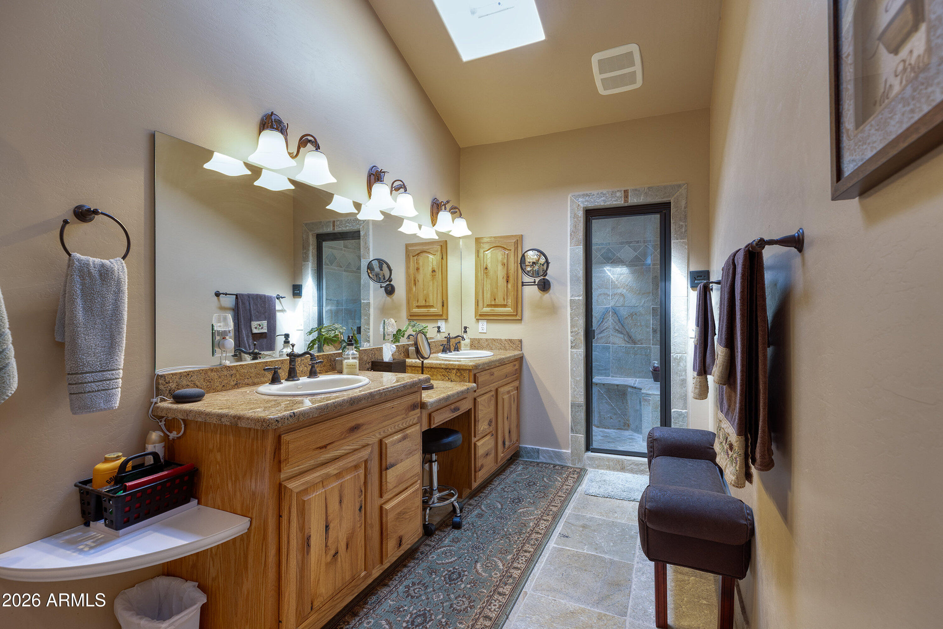 QUALITY HILL - Residential