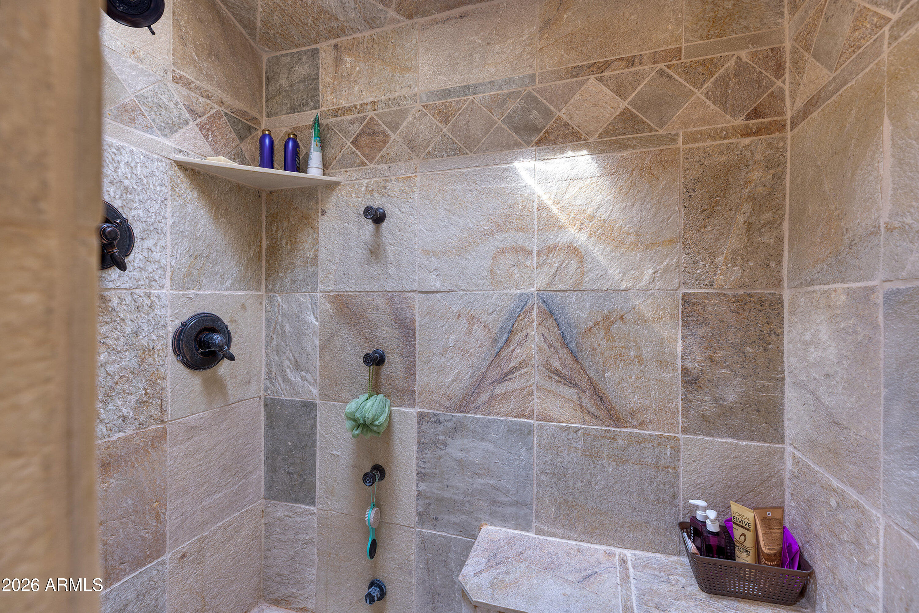 QUALITY HILL - Residential