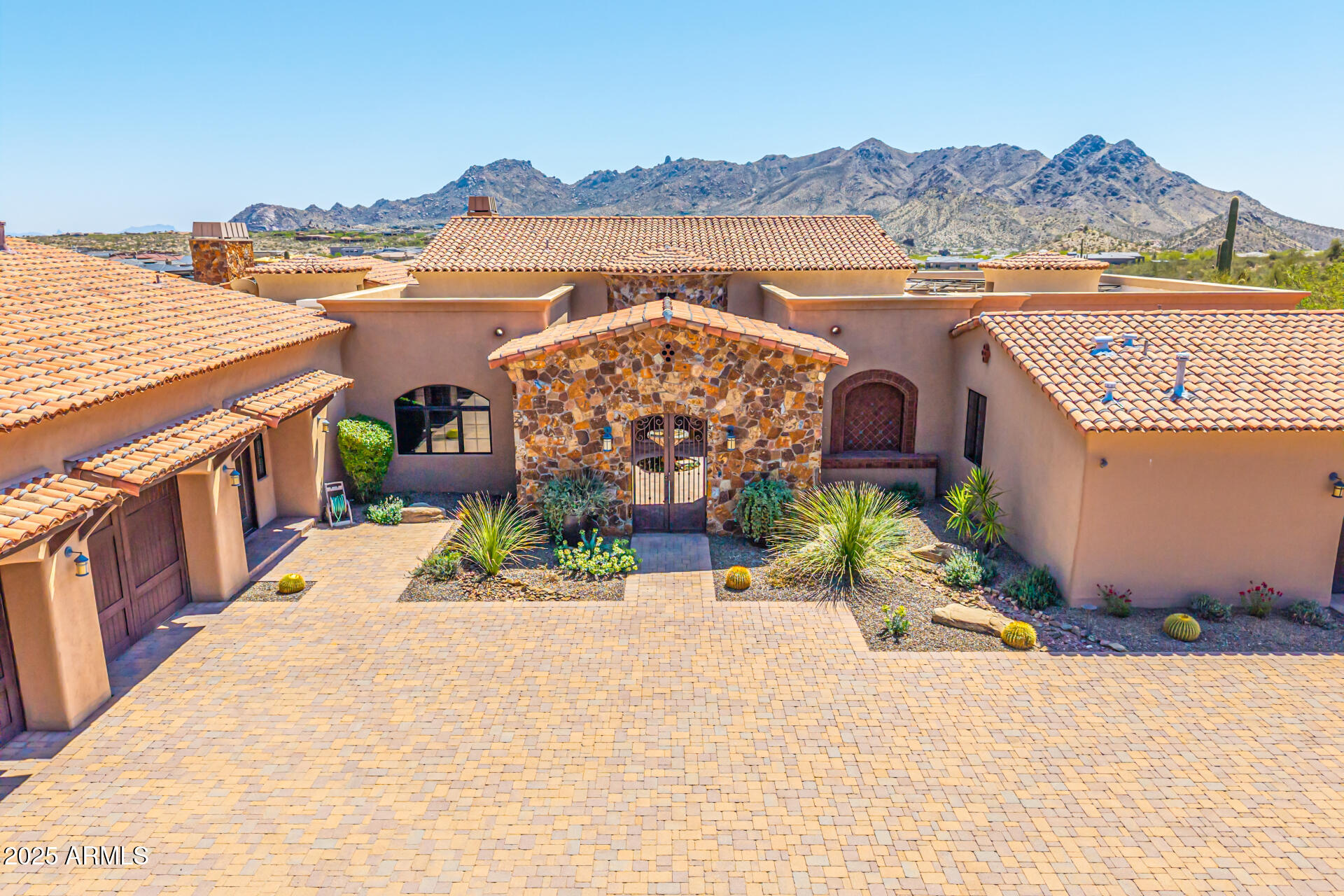 YEARLING ESTATES - Residential
