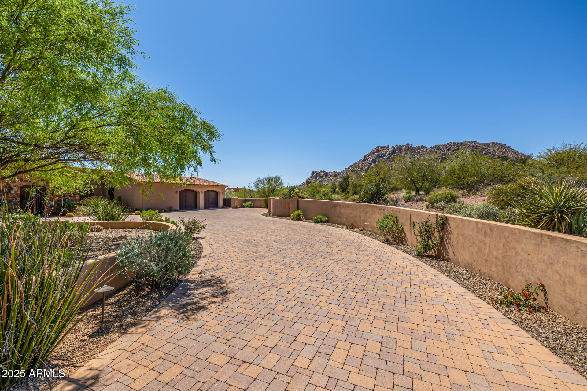 YEARLING ESTATES - Residential