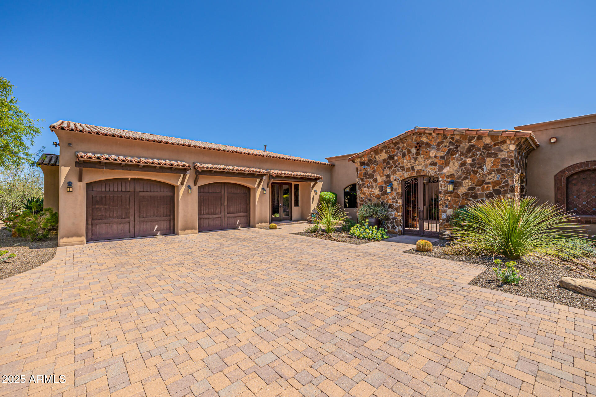 YEARLING ESTATES - Residential