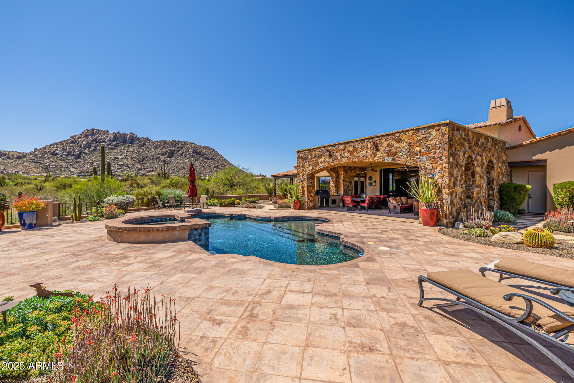YEARLING ESTATES - Residential