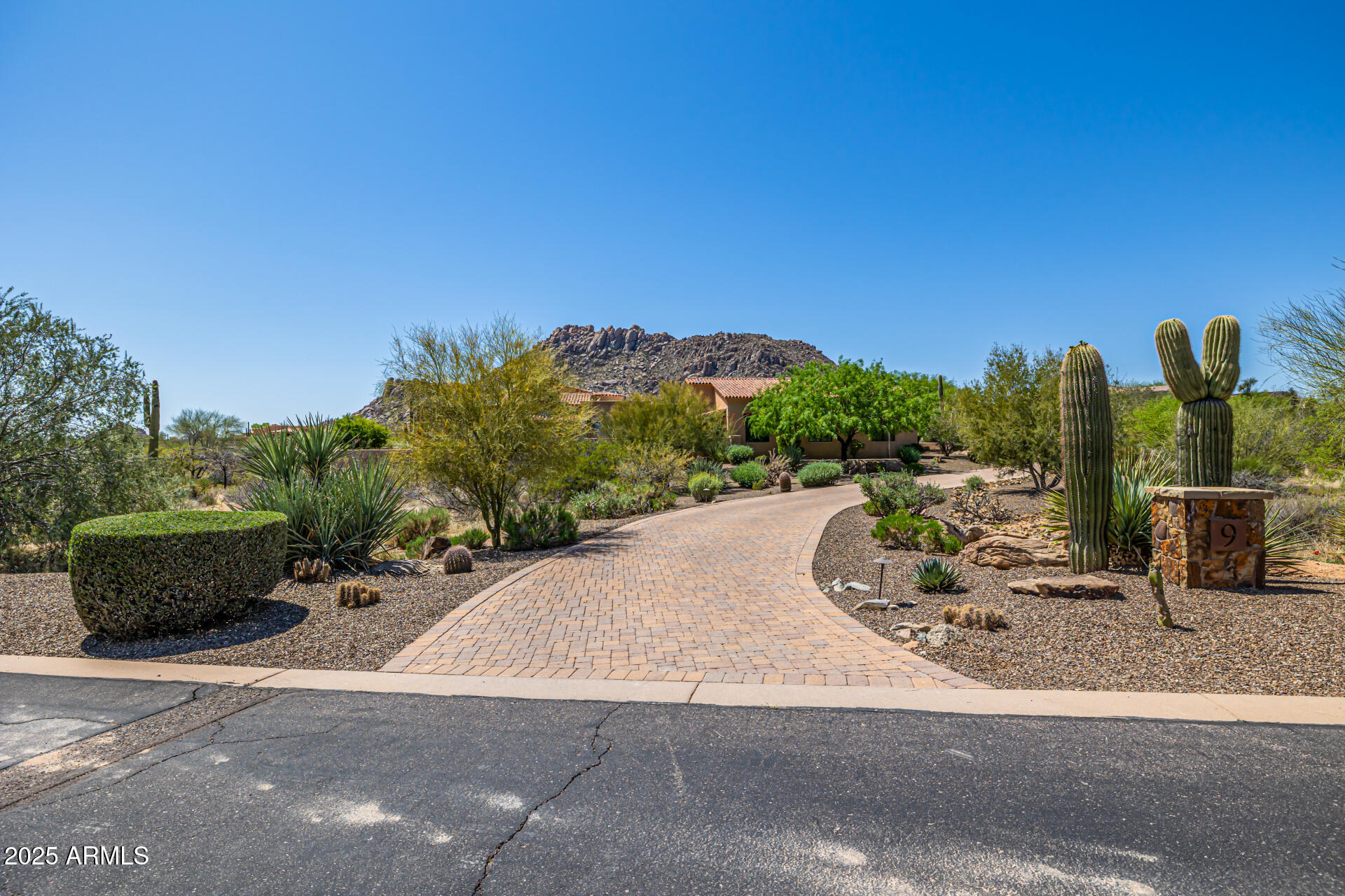YEARLING ESTATES - Residential