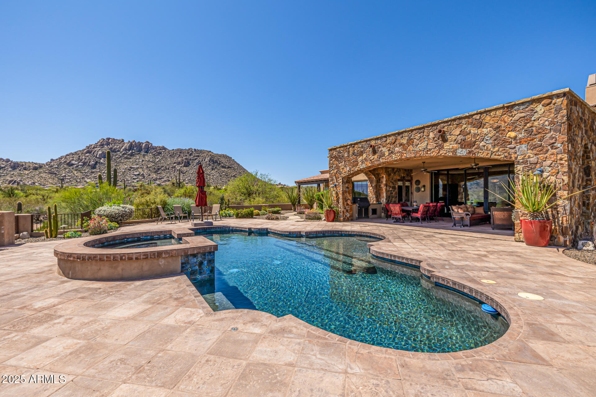 YEARLING ESTATES - Residential