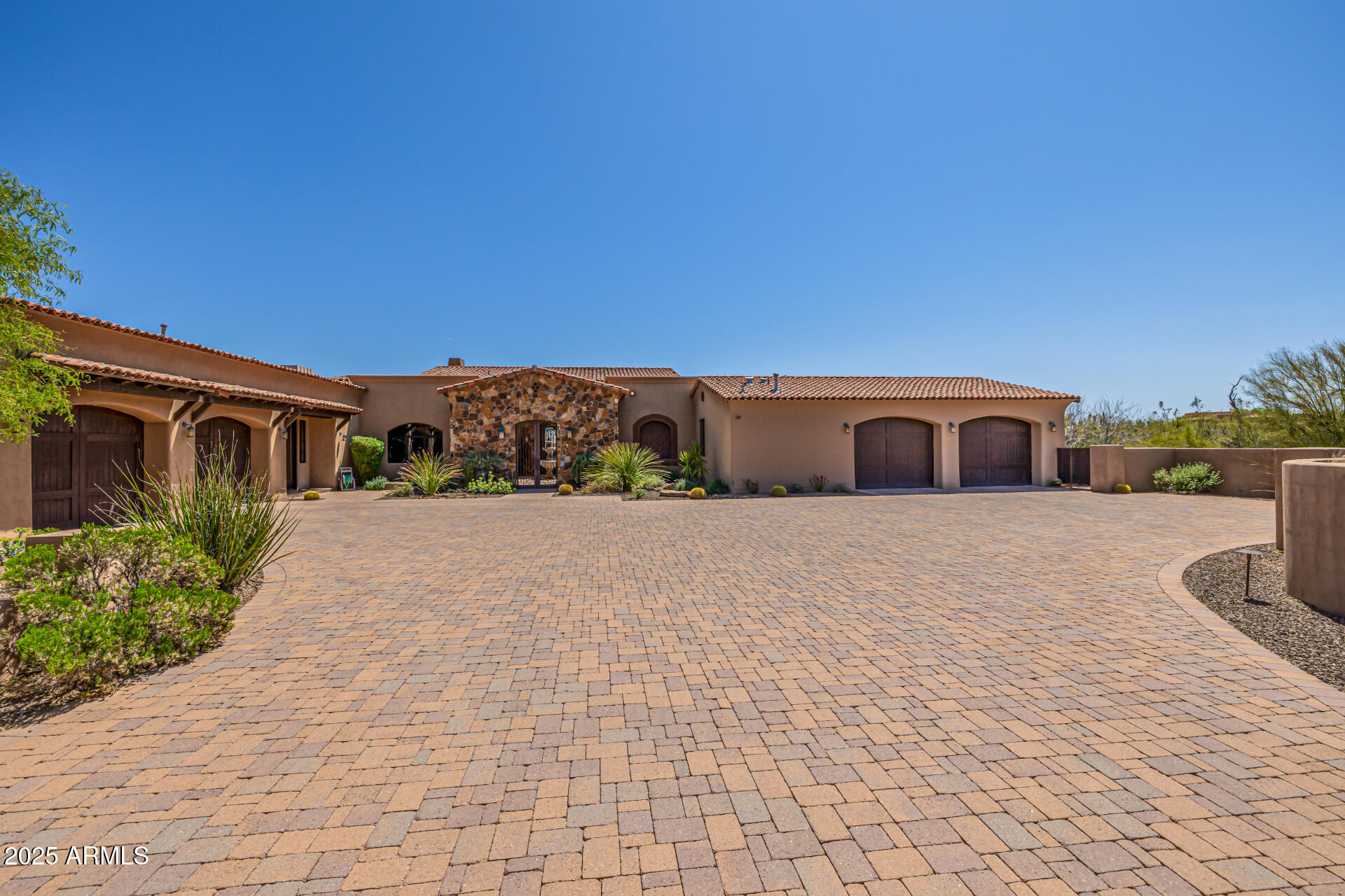 YEARLING ESTATES - Residential