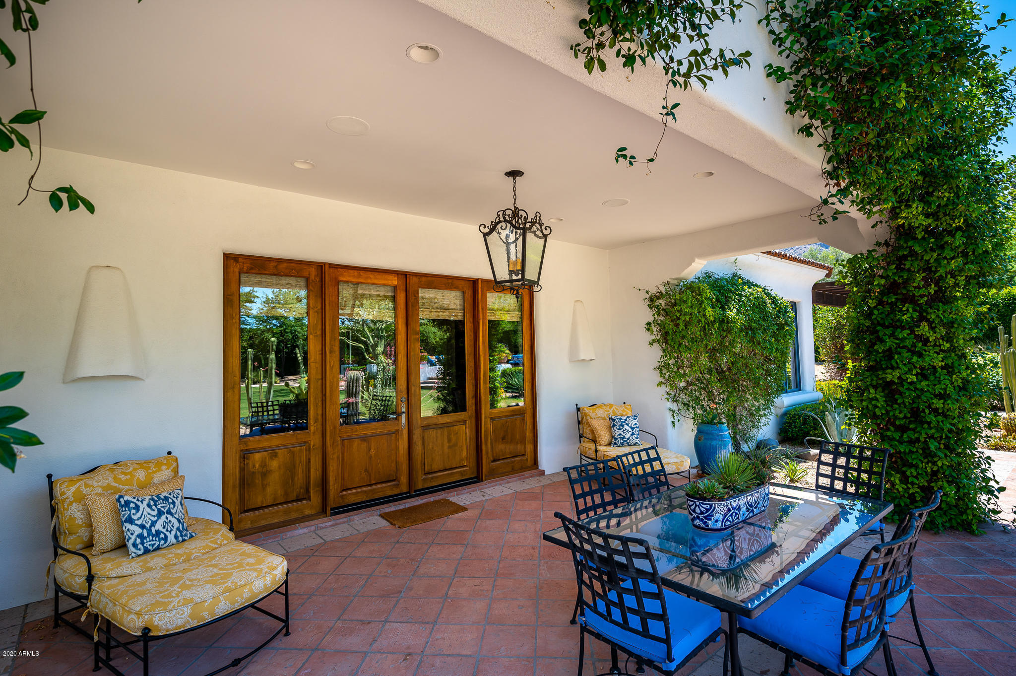 CASA BLANCA GARDENS - Residential