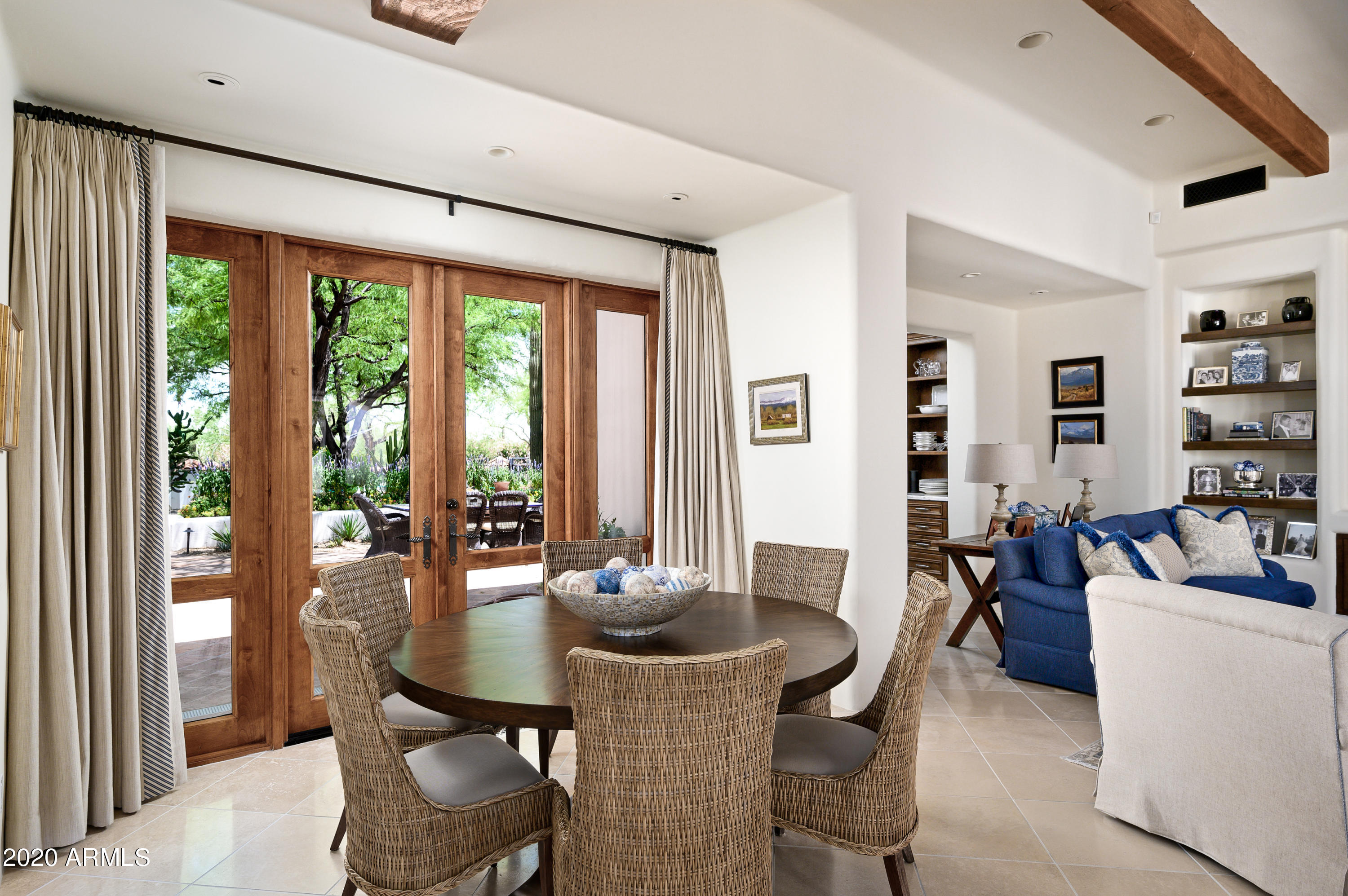 CASA BLANCA GARDENS - Residential